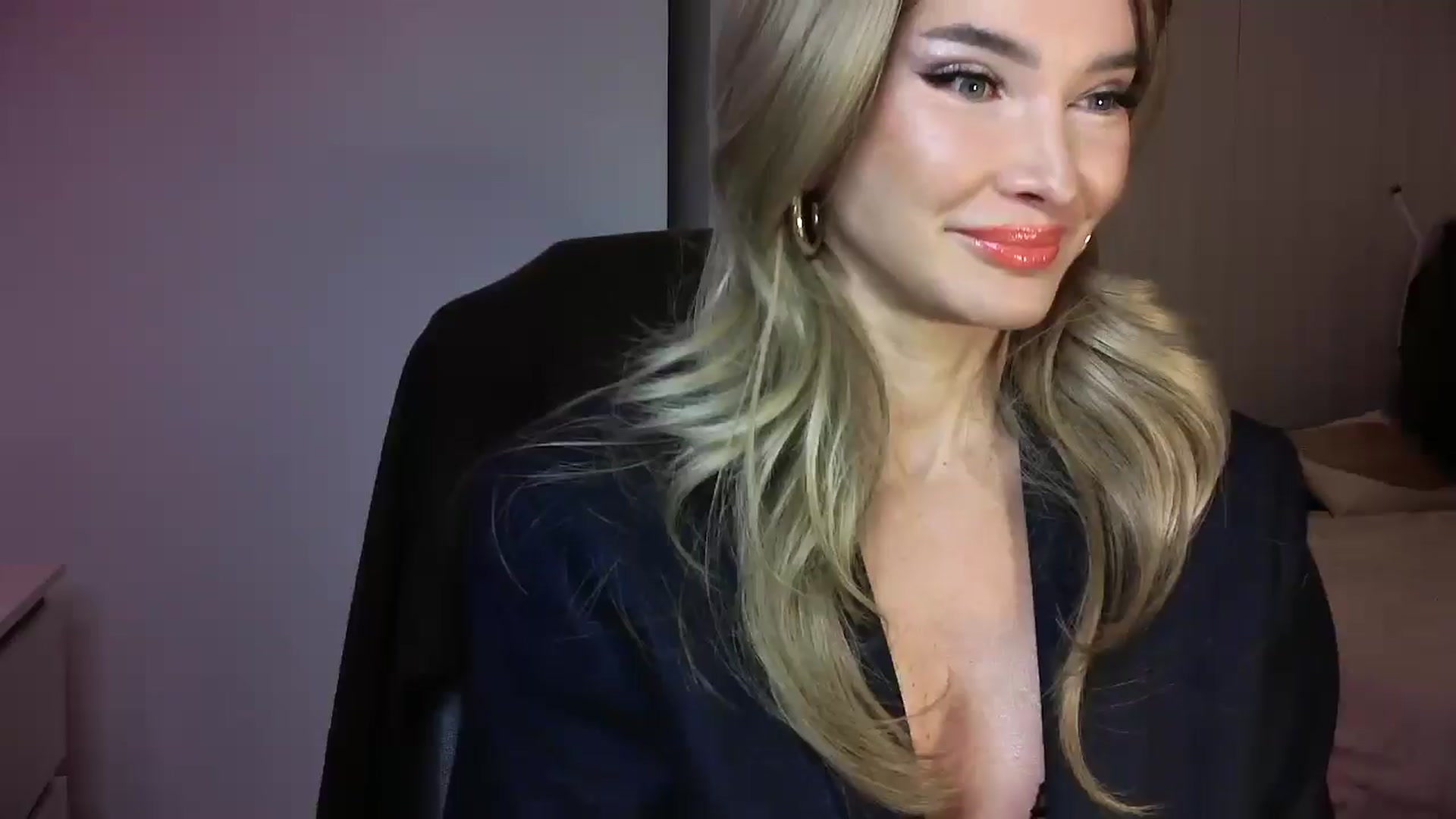 Gallery image thumbnail from Mzmary's myfreecams stream on, 02/10/2025, 22:08 image 1 of 20