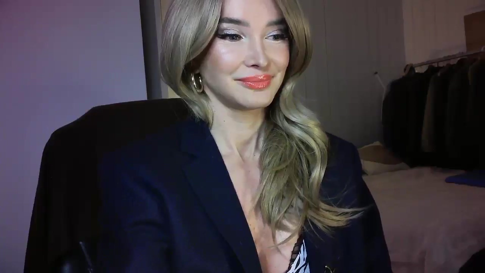 Gallery image thumbnail from Mzmary's myfreecams stream on, 02/10/2025, 22:08 image 11 of 20