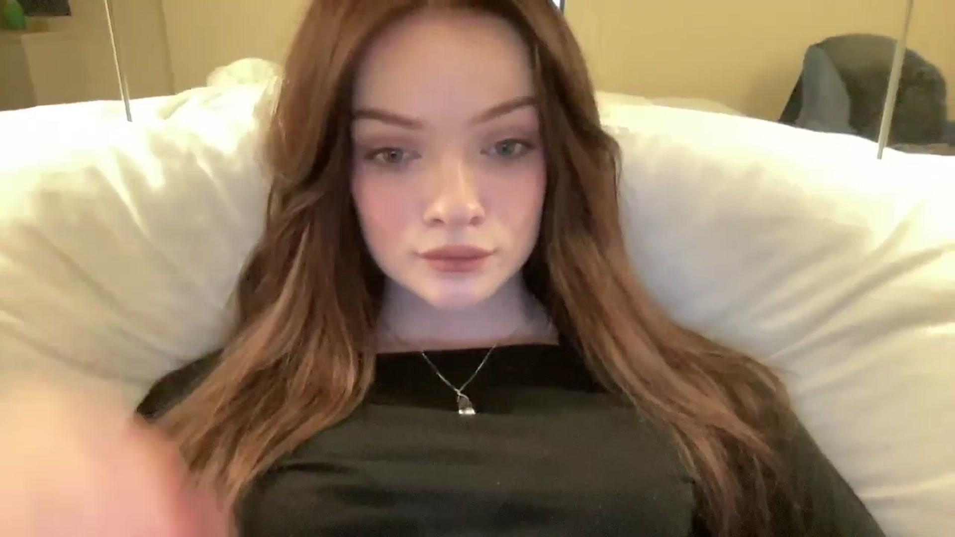 Gallery image thumbnail from N0More's myfreecams stream on, 11/17/2024, 21:47 image 10 of 20