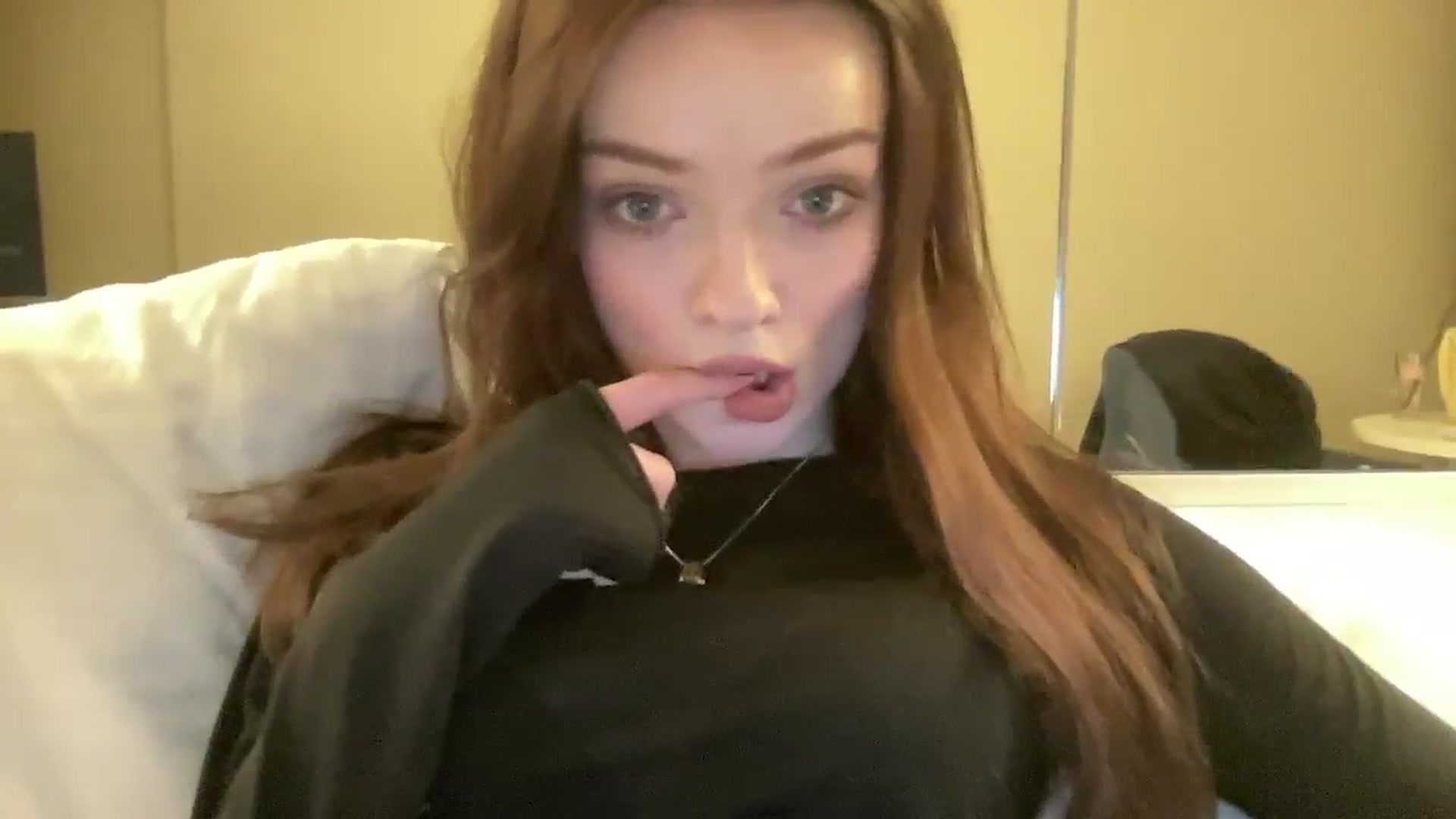 Gallery image thumbnail from N0More's myfreecams stream on, 11/17/2024, 21:47 image 19 of 20