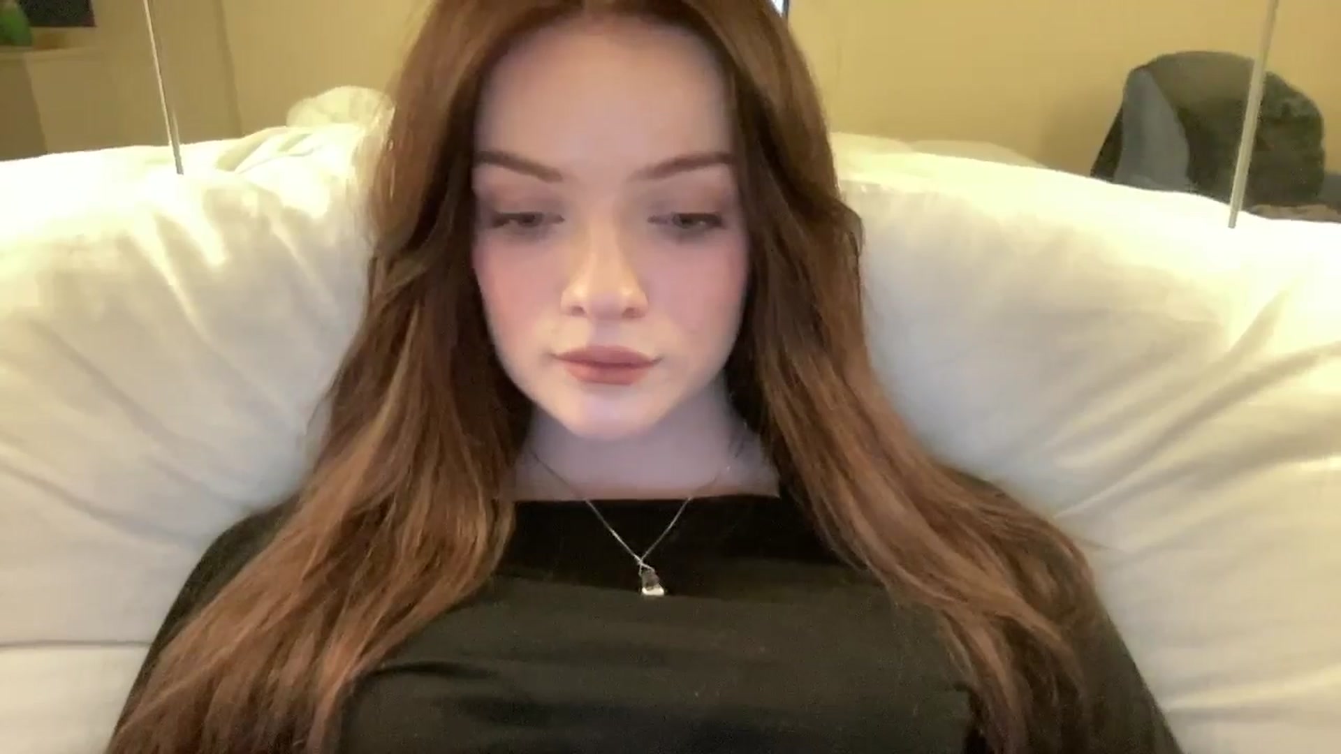 Gallery image thumbnail from N0More's myfreecams stream on, 11/17/2024, 21:47 image 12 of 20