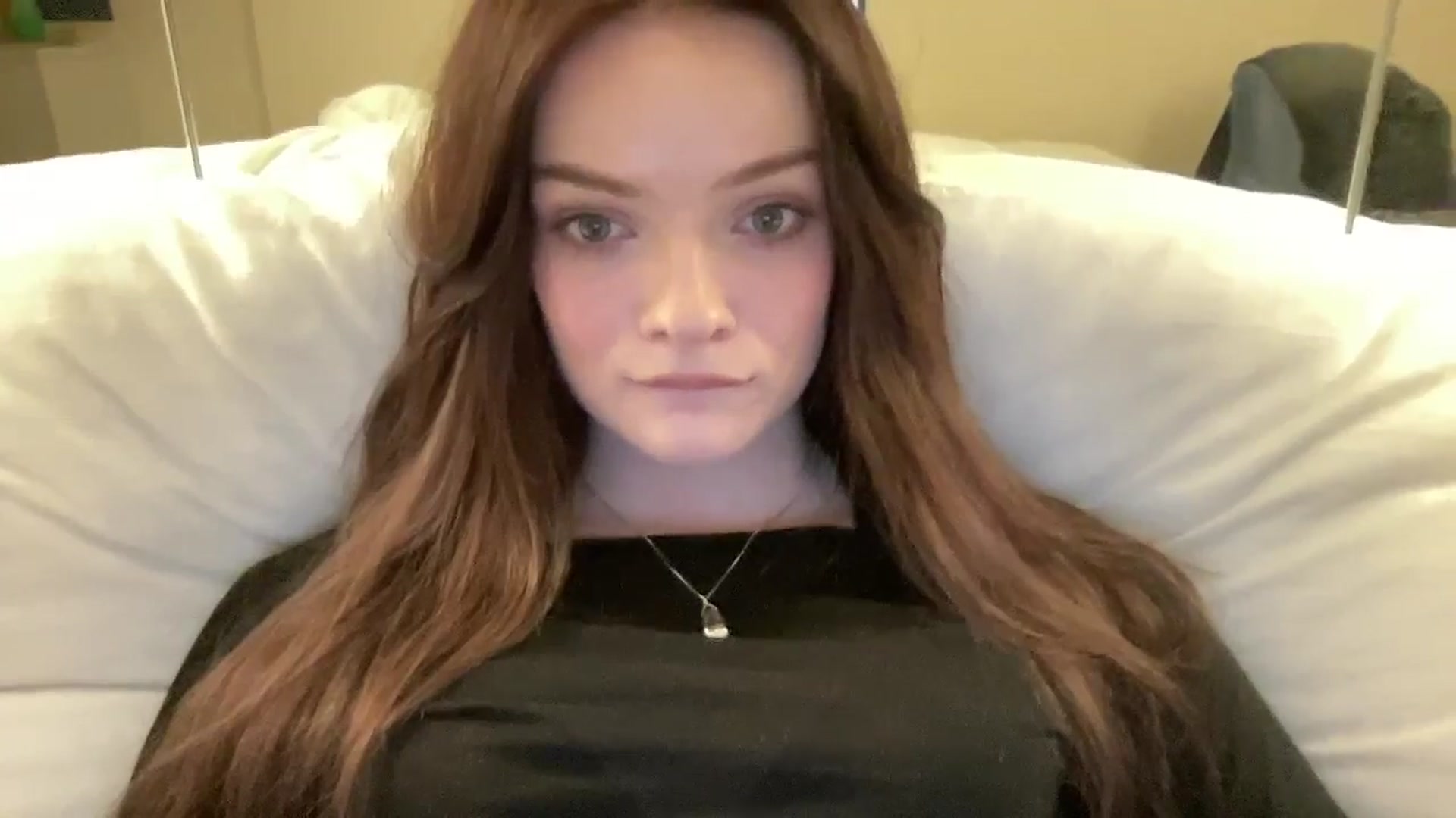 Gallery image thumbnail from N0More's myfreecams stream on, 11/17/2024, 21:47 image 11 of 20