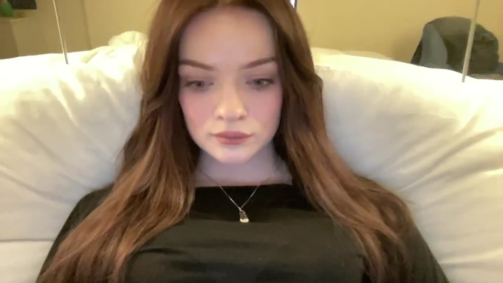 Gallery image thumbnail from N0More's myfreecams stream on, 11/17/2024, 21:47 image 14 of 20