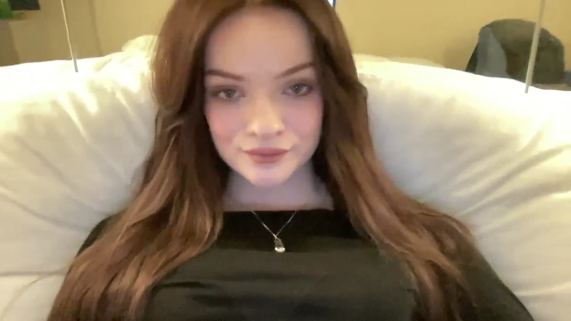 Gallery image thumbnail from N0More's myfreecams stream on, 11/17/2024, 21:47 image 16 of 20