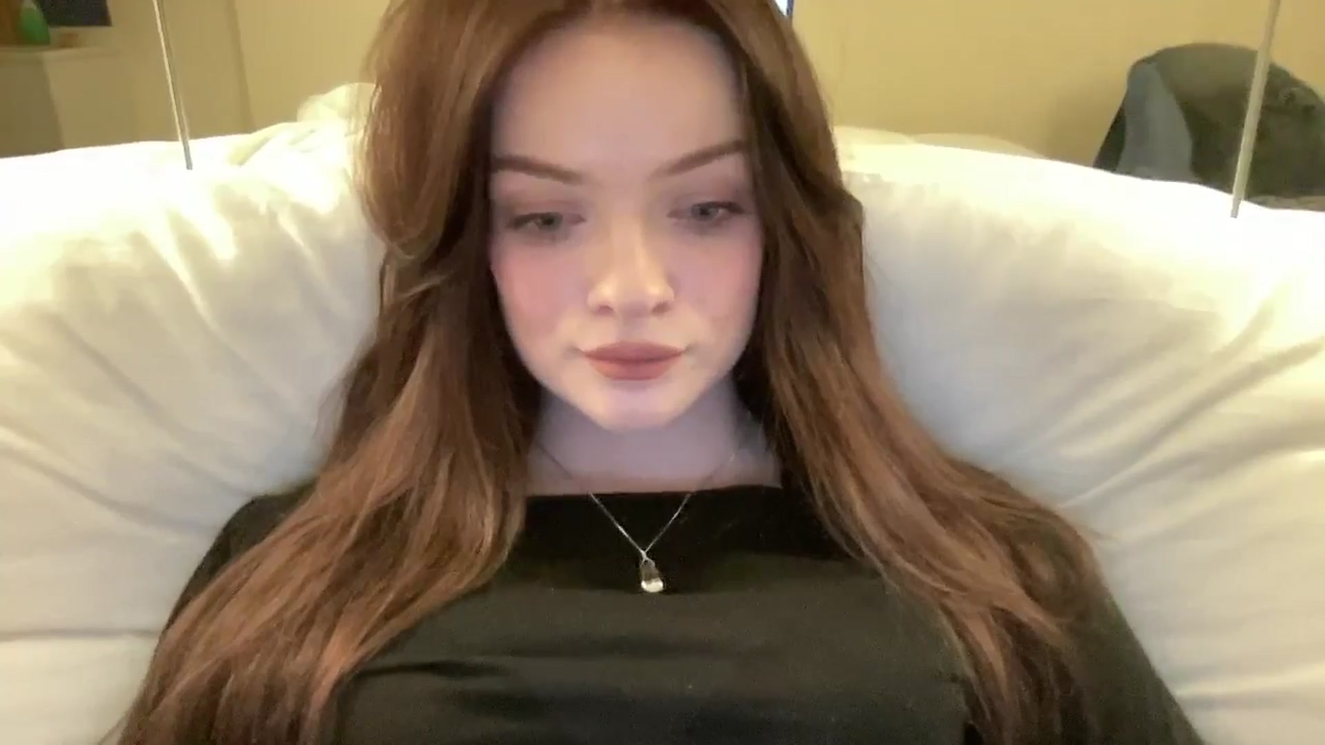 Gallery image thumbnail from N0More's myfreecams stream on, 11/17/2024, 21:47 image 15 of 20