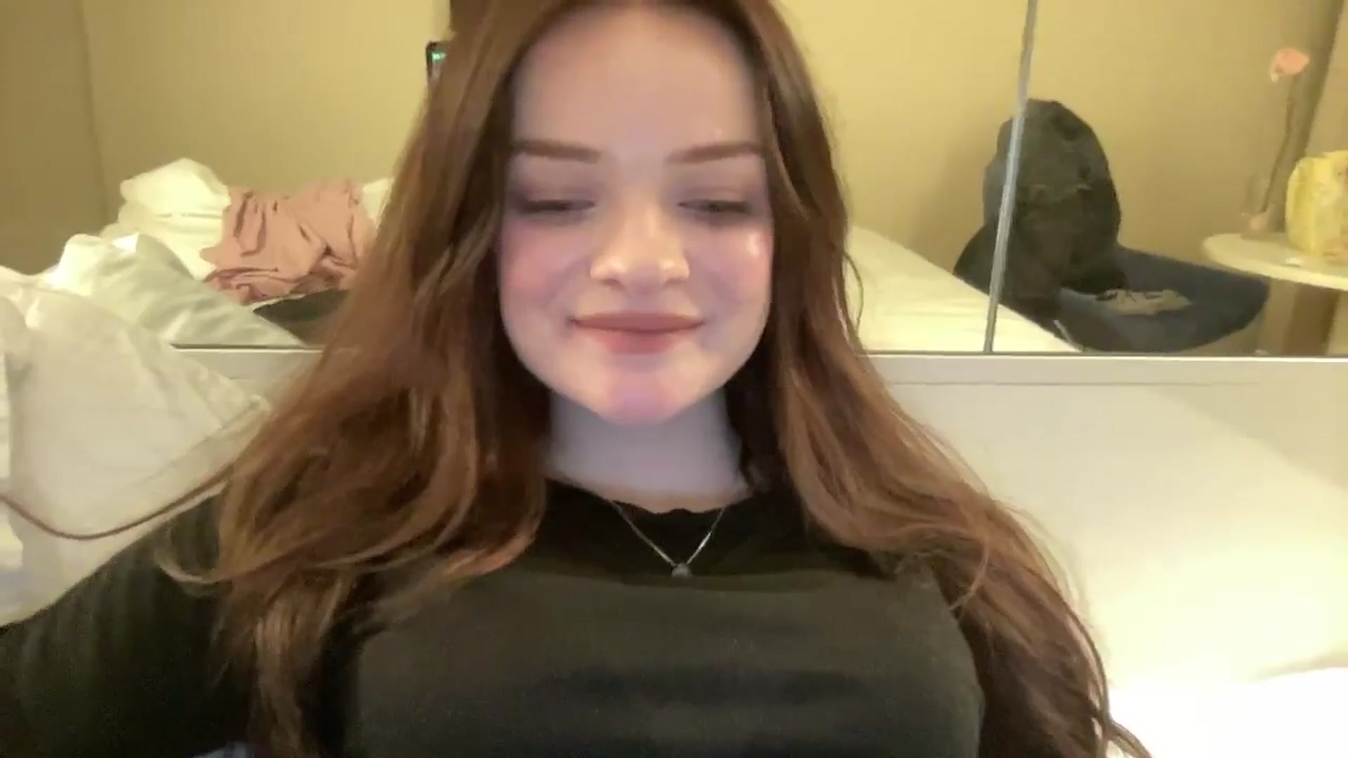 Gallery image thumbnail from N0More's myfreecams stream on, 11/17/2024, 23:29 image 19 of 20
