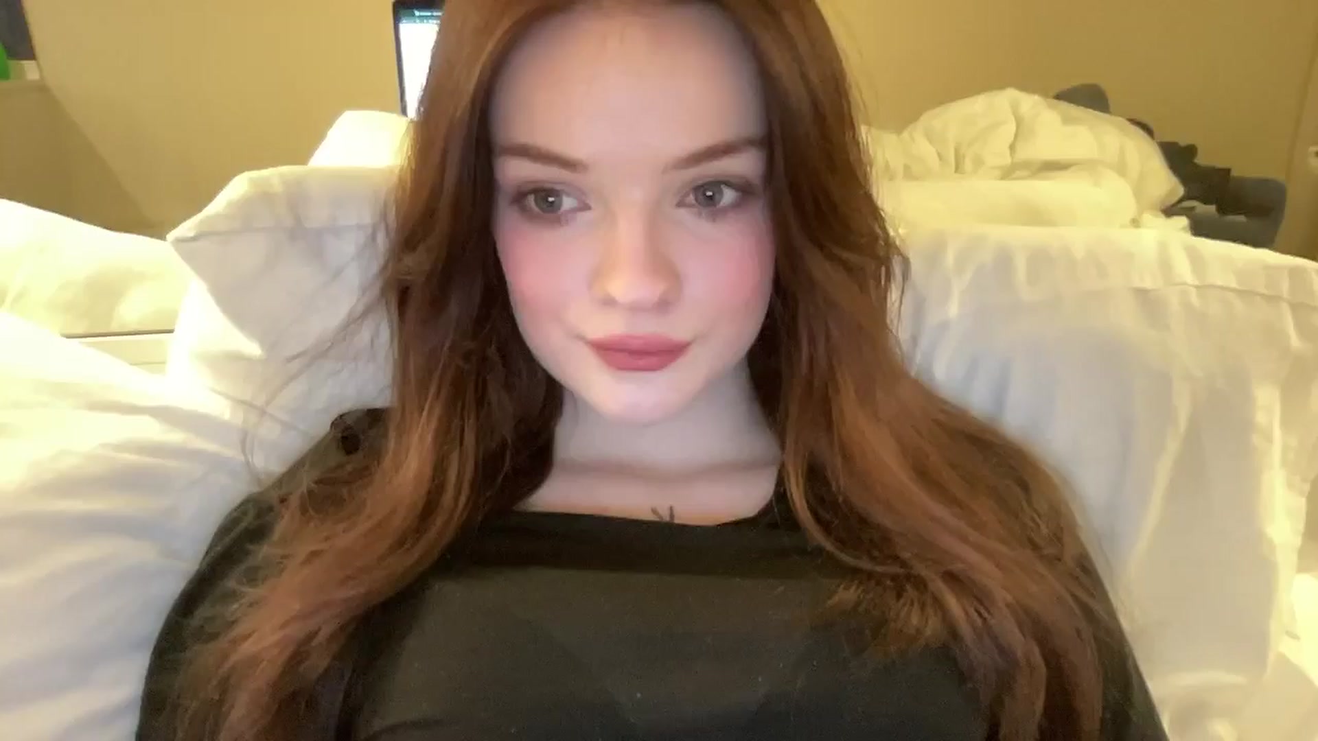 Gallery image thumbnail from N0More's myfreecams stream on, 11/19/2024, 21:44 image 1 of 20