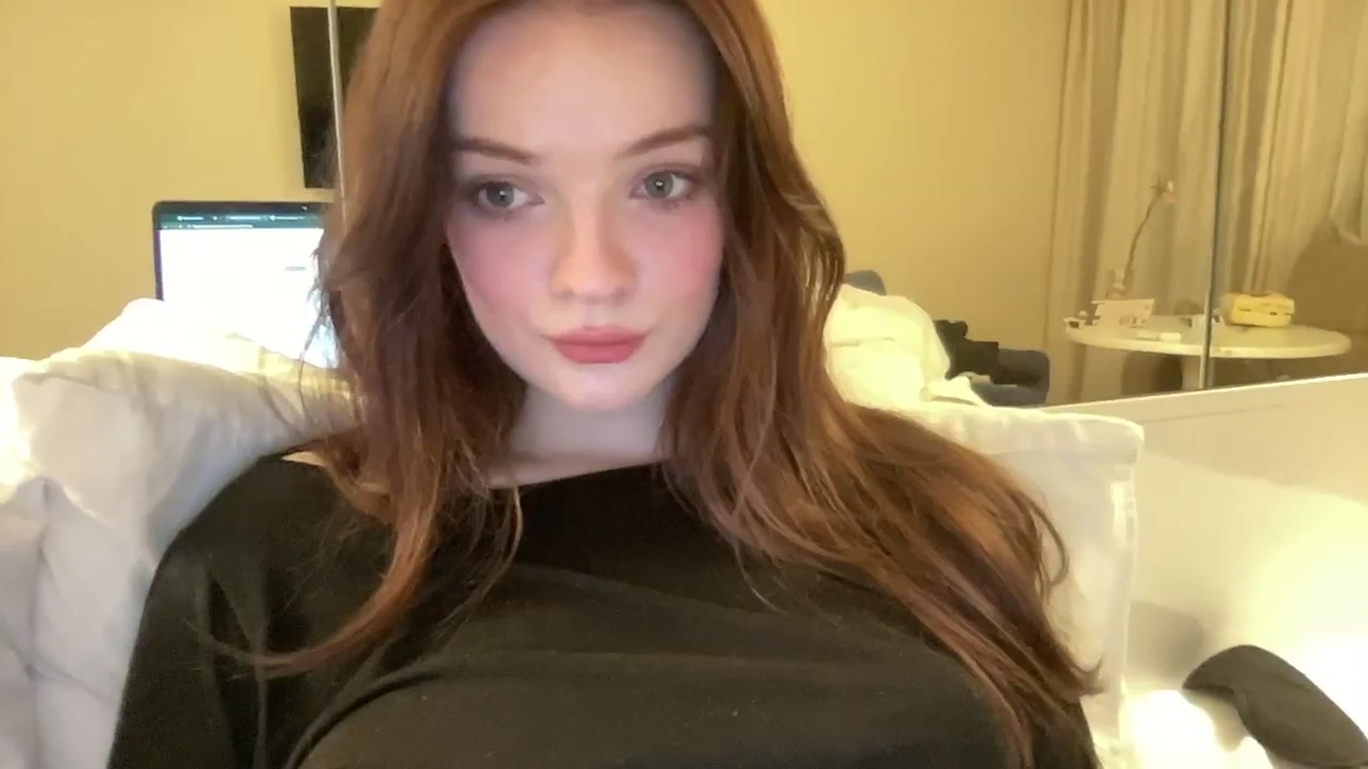 Gallery image thumbnail from N0More's myfreecams stream on, 11/19/2024, 21:44 image 9 of 20