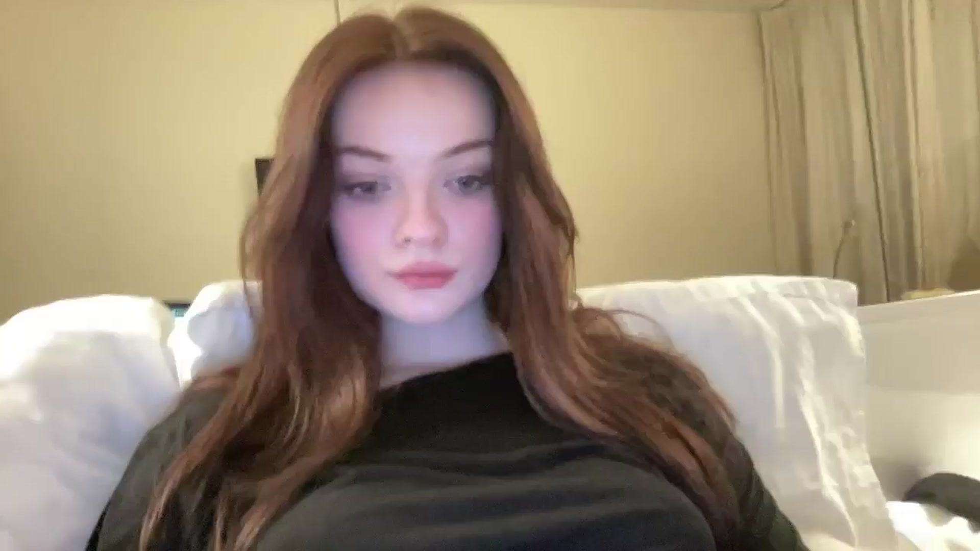 Gallery image thumbnail from N0More's myfreecams stream on, 11/19/2024, 21:44 image 15 of 20