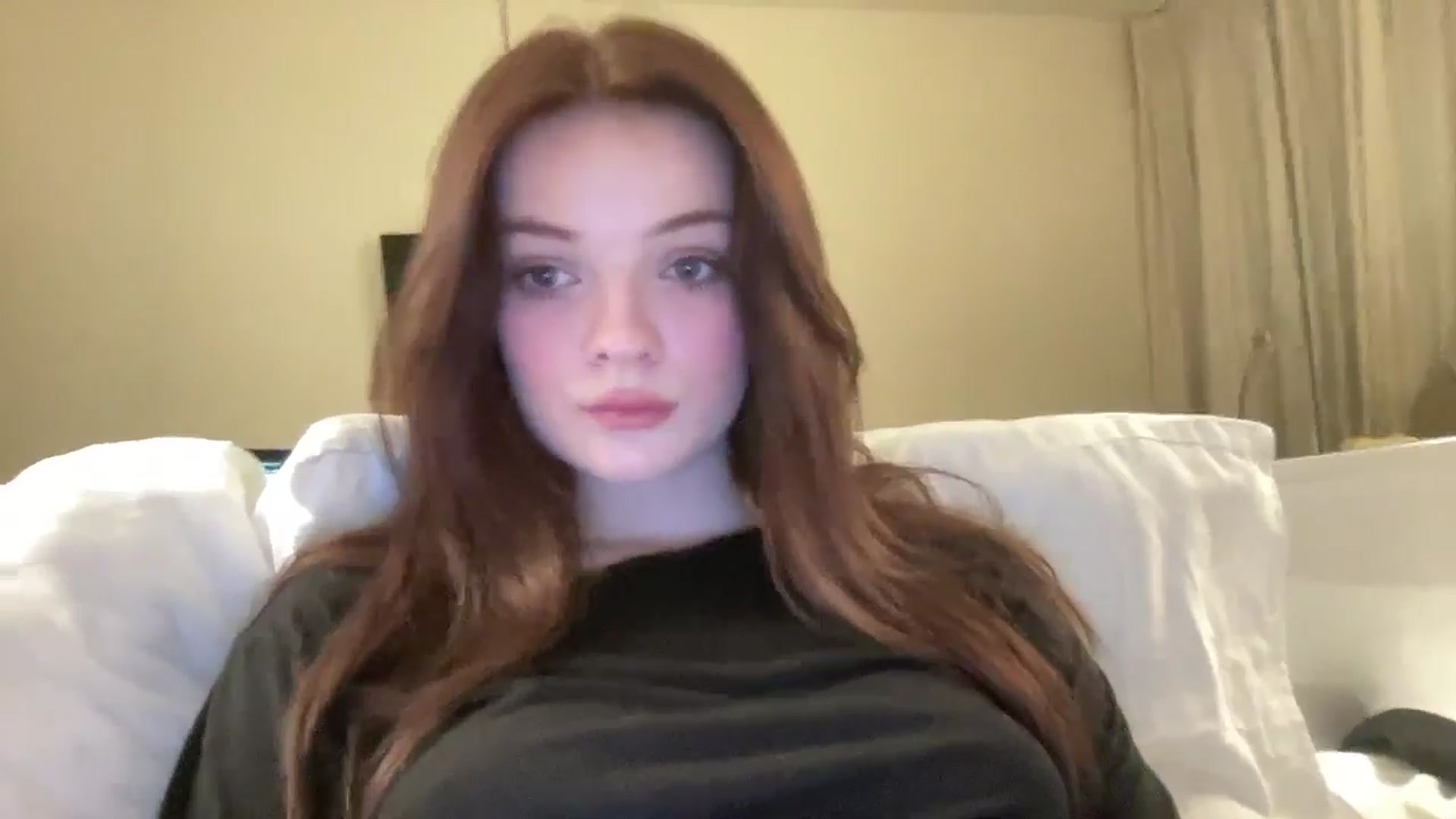 Gallery image thumbnail from N0More's myfreecams stream on, 11/19/2024, 21:44 image 16 of 20
