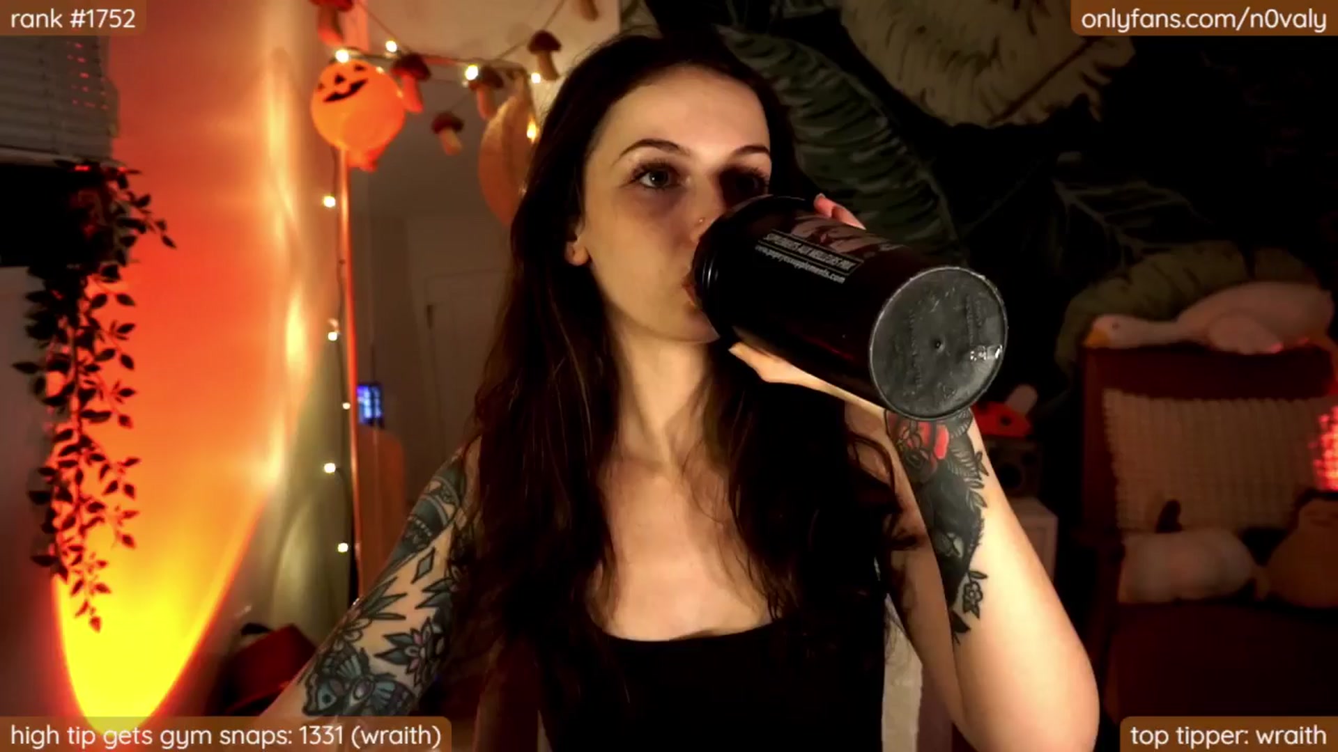 Gallery image thumbnail from N0valy's myfreecams stream on, 10/04/2024, 07:42 image 3 of 20