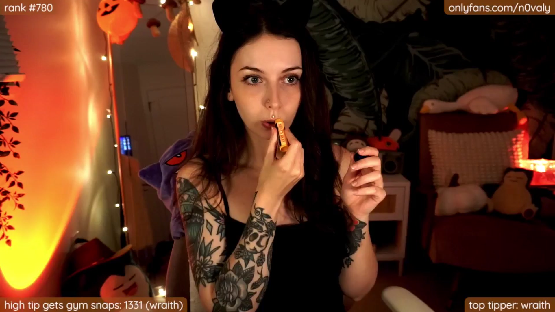 Gallery image thumbnail from N0valy's myfreecams stream on, 10/04/2024, 07:42 image 11 of 20