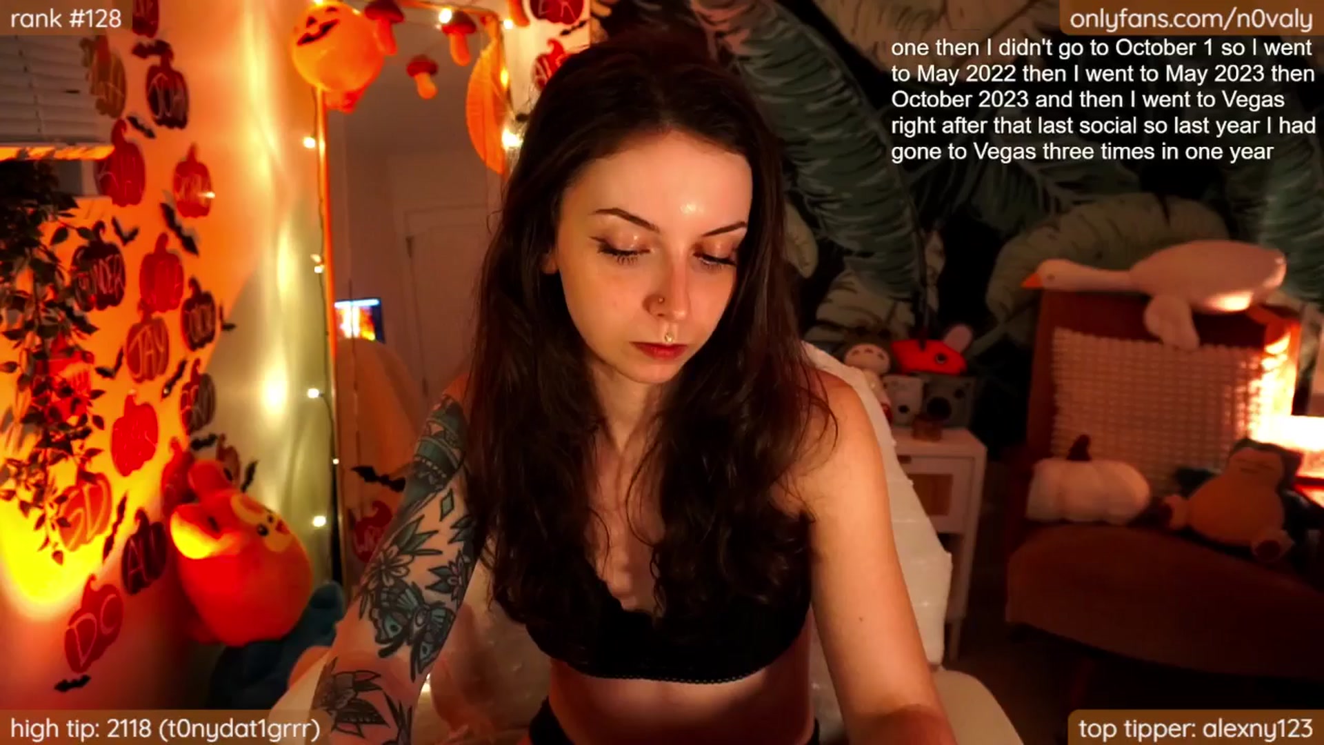 Gallery image thumbnail from N0valy's myfreecams stream on, 10/16/2024, 06:33 image 15 of 20