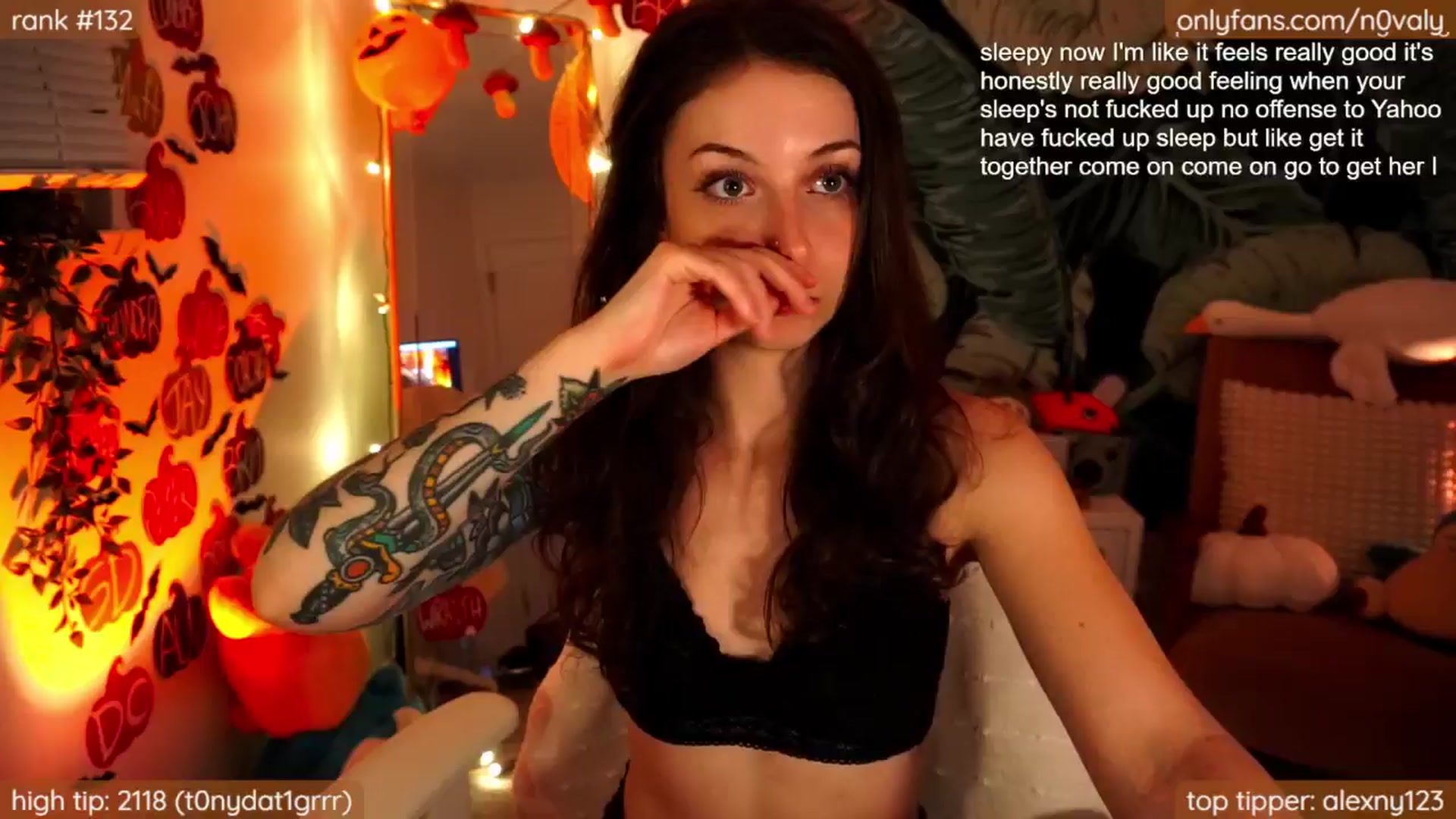 Gallery image thumbnail from N0valy's myfreecams stream on, 10/16/2024, 06:33 image 7 of 20