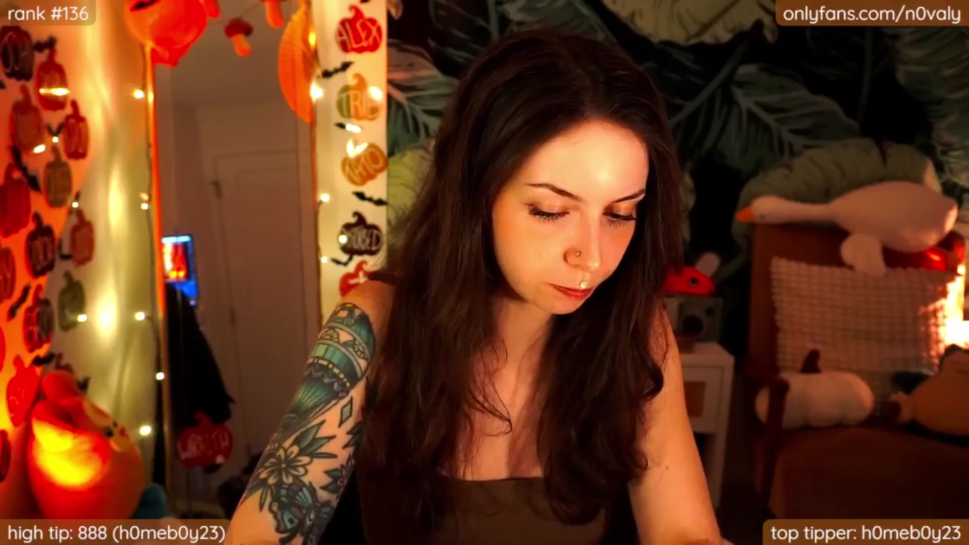 Gallery image thumbnail from N0valy's myfreecams stream on, 10/17/2024, 06:31 image 19 of 20