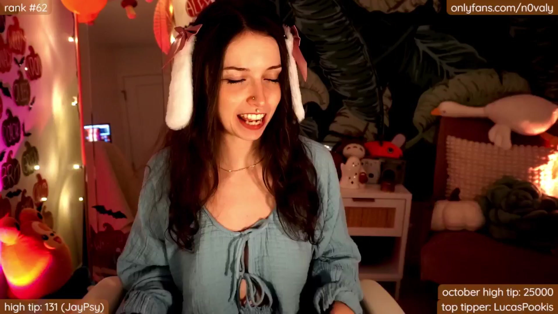 Gallery image thumbnail from N0valy's myfreecams stream on, 10/20/2024, 06:58 image 11 of 20