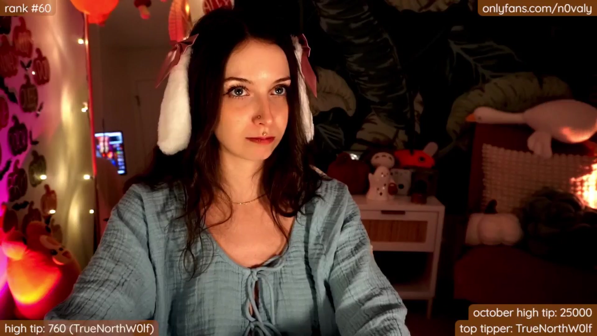 Gallery image thumbnail from N0valy's myfreecams stream on, 10/20/2024, 06:58 image 16 of 20