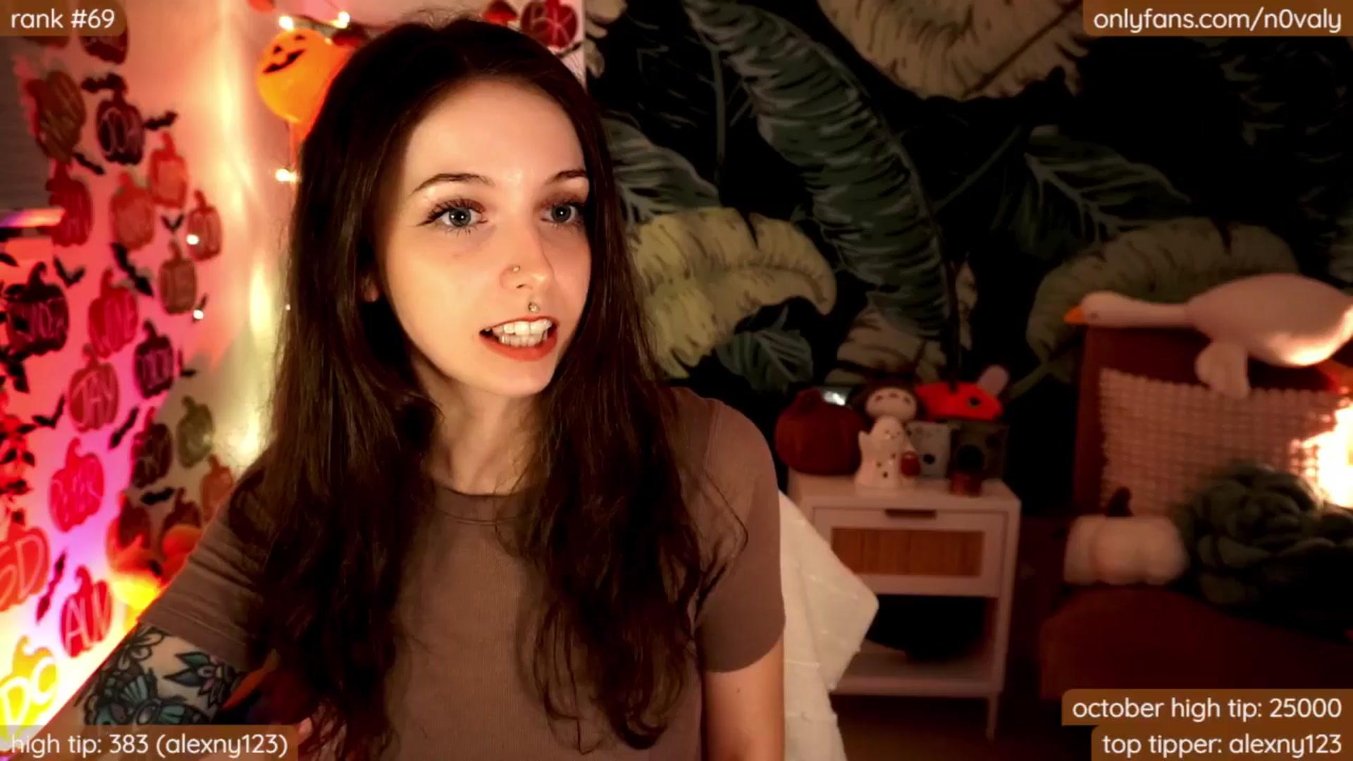 Gallery image thumbnail from N0valy's myfreecams stream on, 10/22/2024, 07:45 image 3 of 20