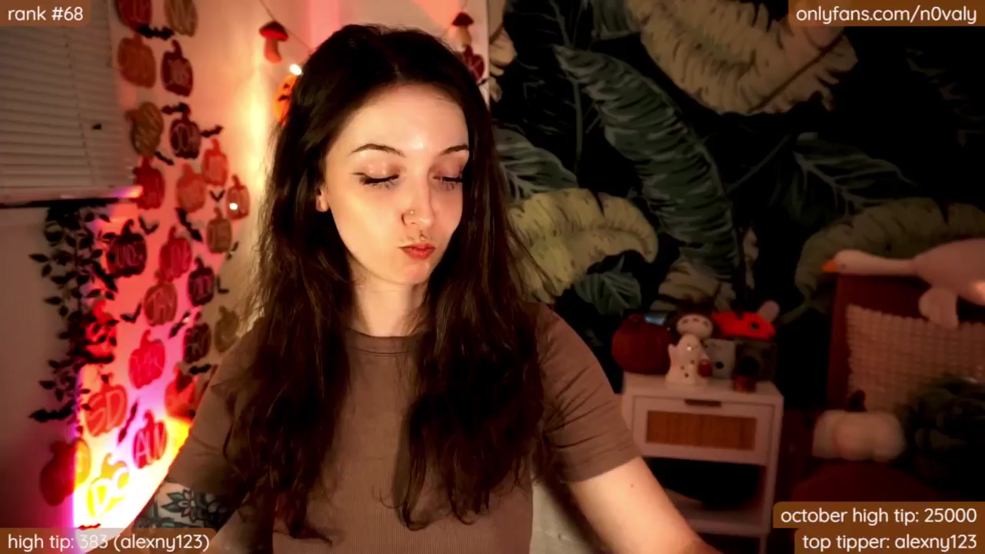 Gallery image thumbnail from N0valy's myfreecams stream on, 10/22/2024, 07:45 image 11 of 20
