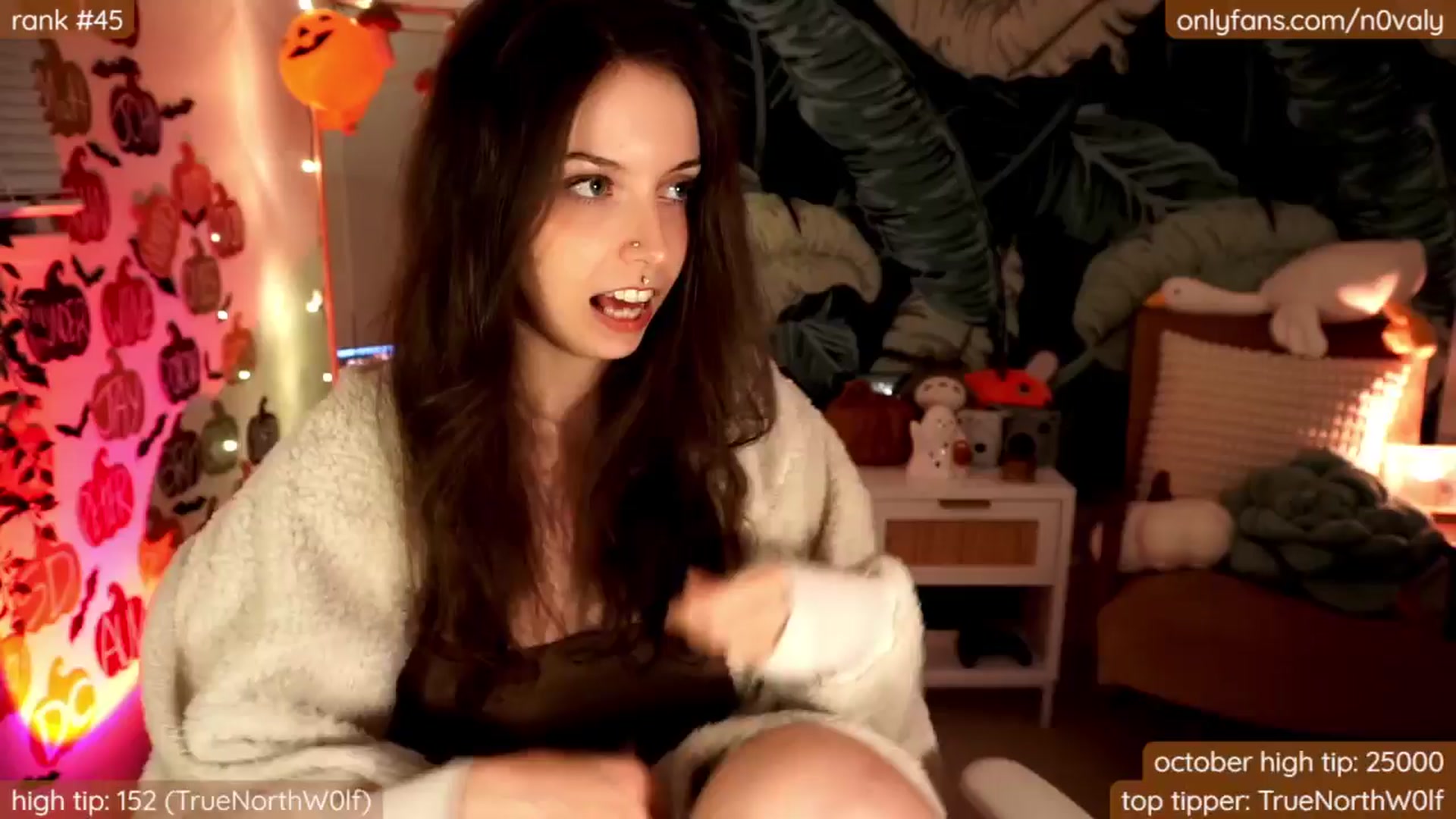 Gallery image thumbnail from N0valy's myfreecams stream on, 10/28/2024, 07:44 image 15 of 20