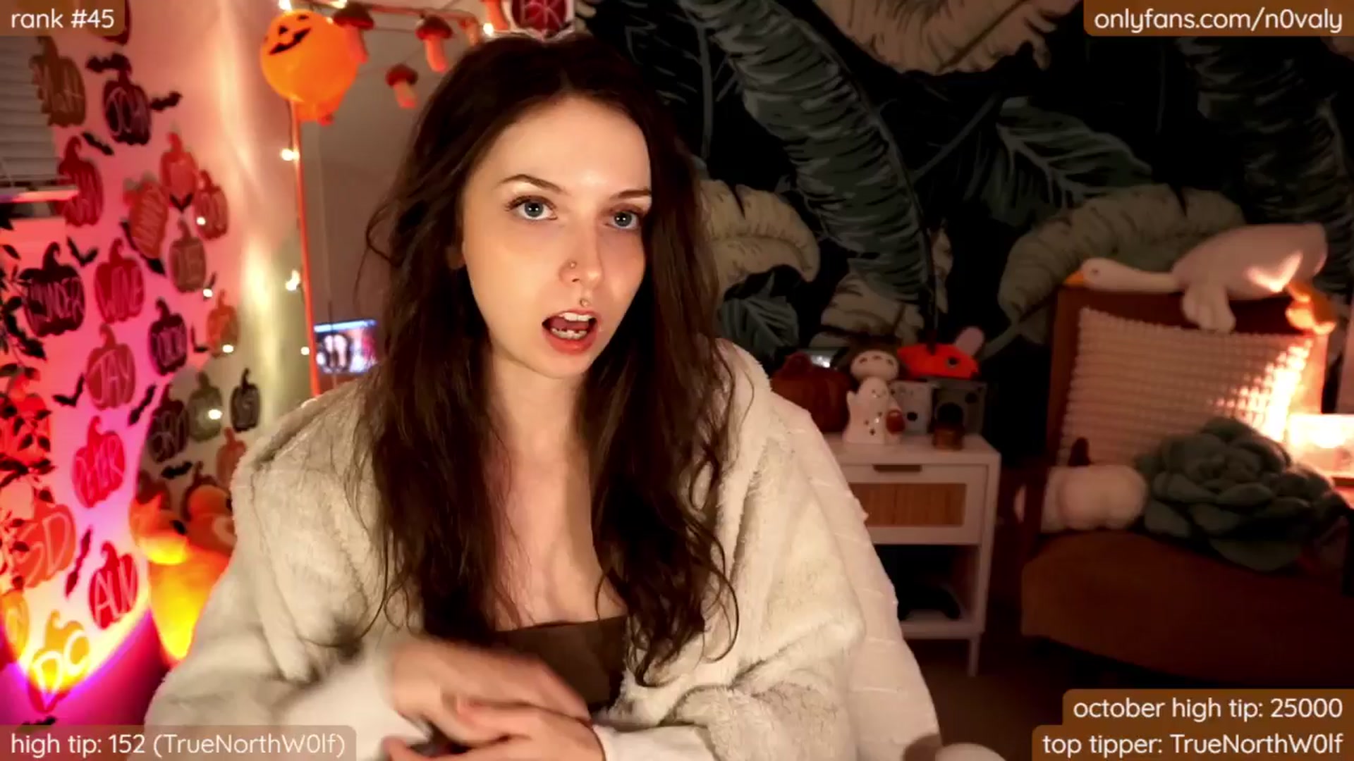 Gallery image thumbnail from N0valy's myfreecams stream on, 10/28/2024, 07:44 image 16 of 20
