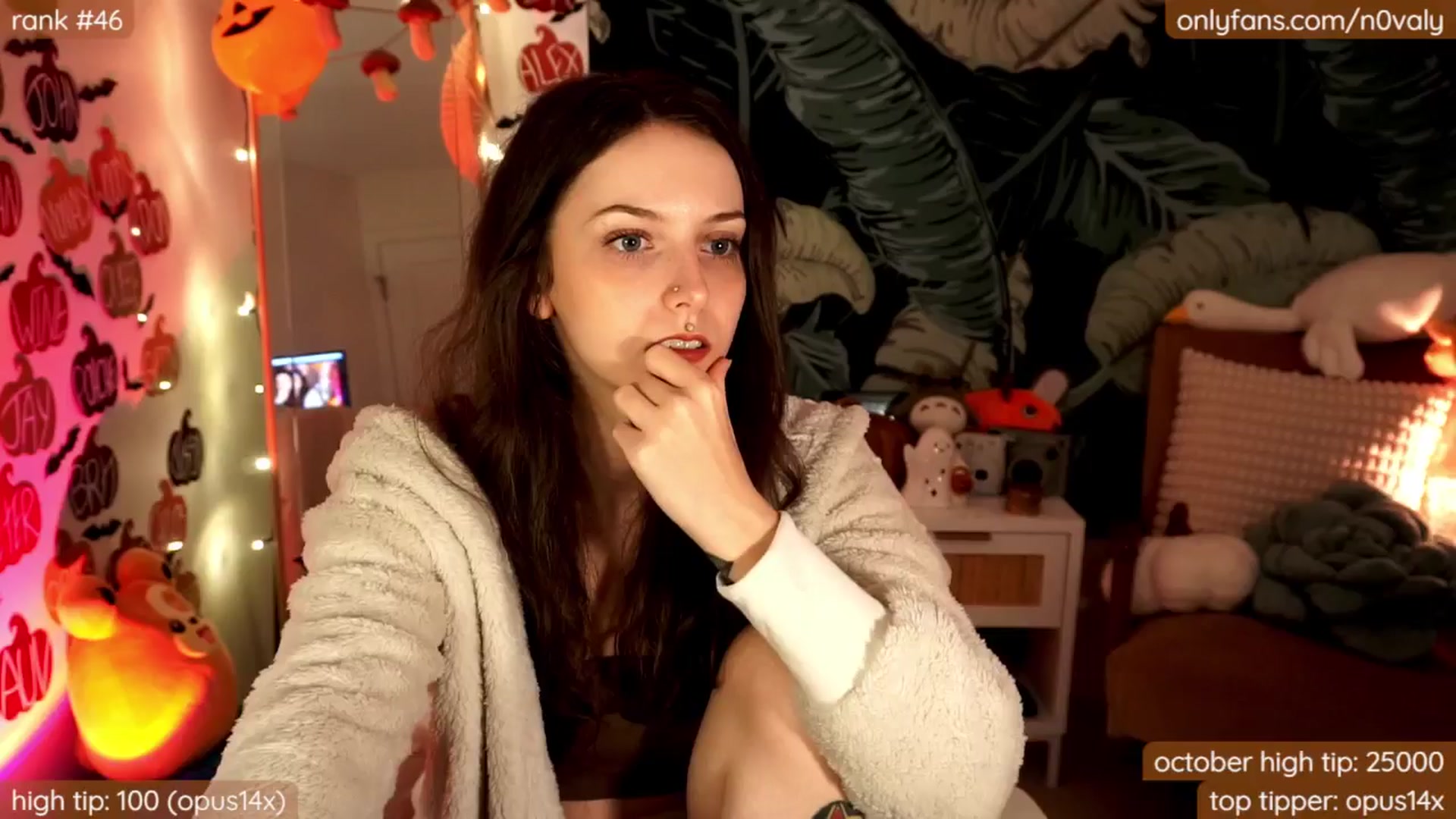 Gallery image thumbnail from N0valy's myfreecams stream on, 10/28/2024, 07:44 image 4 of 20