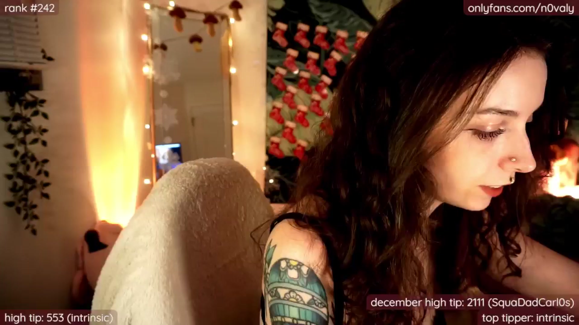 Gallery image thumbnail from N0valy's myfreecams stream on, 12/14/2024, 07:43 image 15 of 20