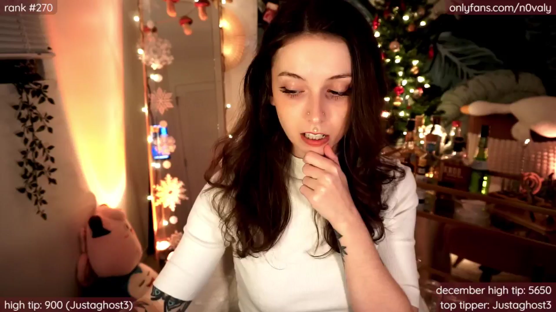 Gallery image thumbnail from N0valy's myfreecams stream on, 12/21/2024, 07:03 image 10 of 20