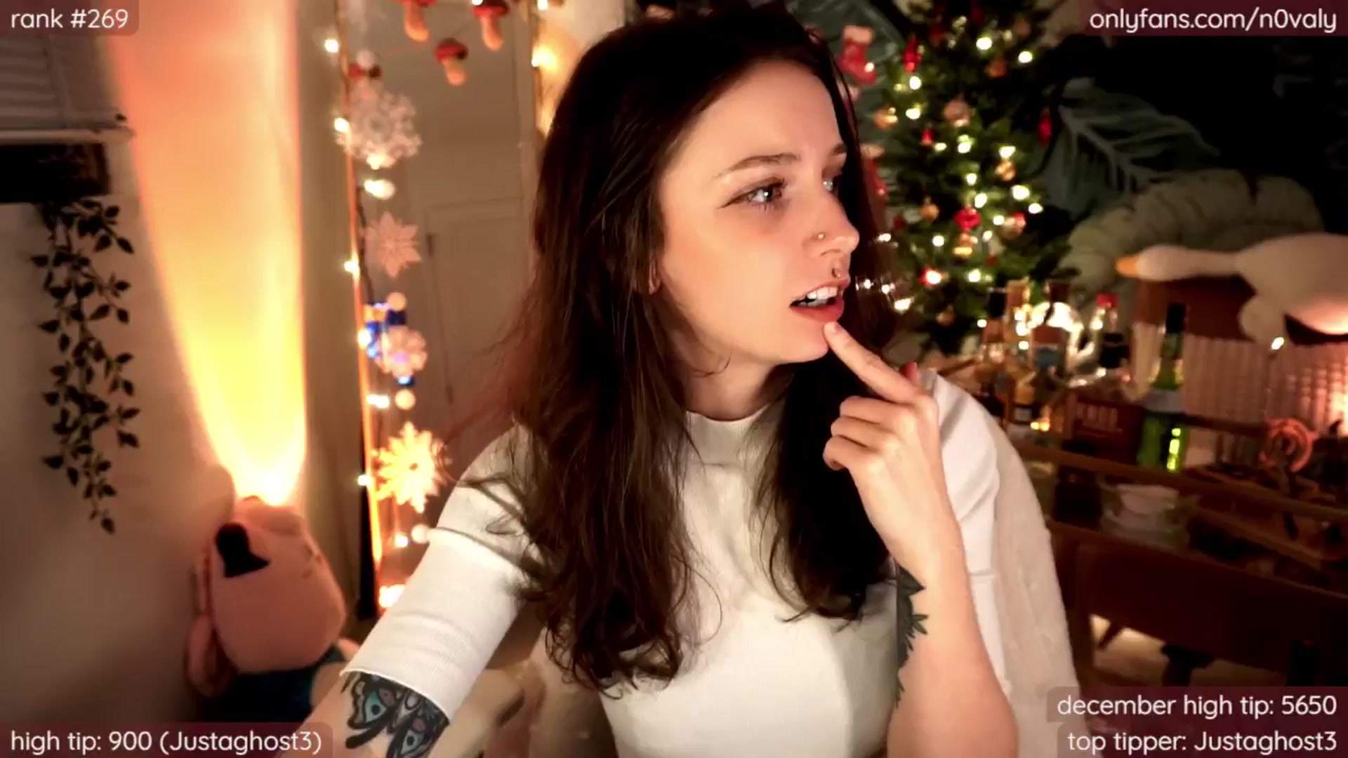 Gallery image thumbnail from N0valy's myfreecams stream on, 12/21/2024, 07:03 image 17 of 20