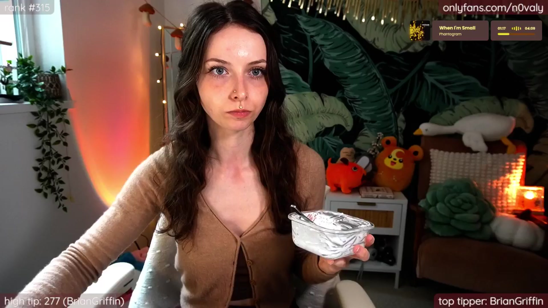 Gallery image thumbnail from N0valy's myfreecams stream on, 06/23/2025, 24:07 image 7 of 20