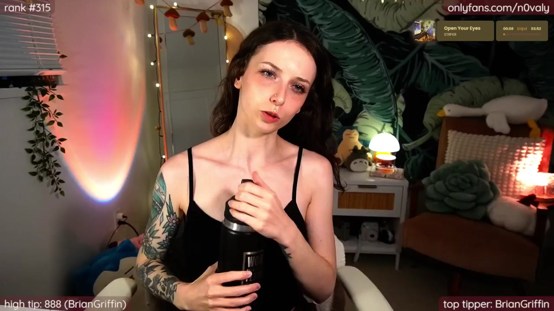 Gallery image thumbnail from N0valy's myfreecams stream on, 07/01/2025, 05:01 image 11 of 20