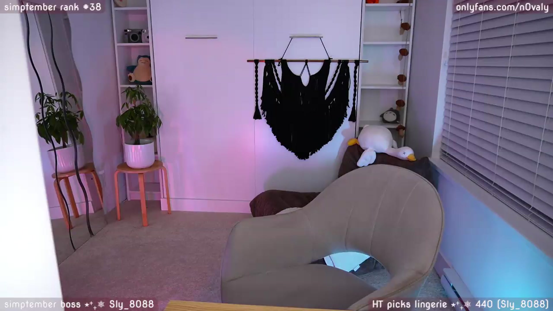 Gallery image thumbnail from N0valy's myfreecams stream on, 09/03/2026, 07:10 image 12 of 20