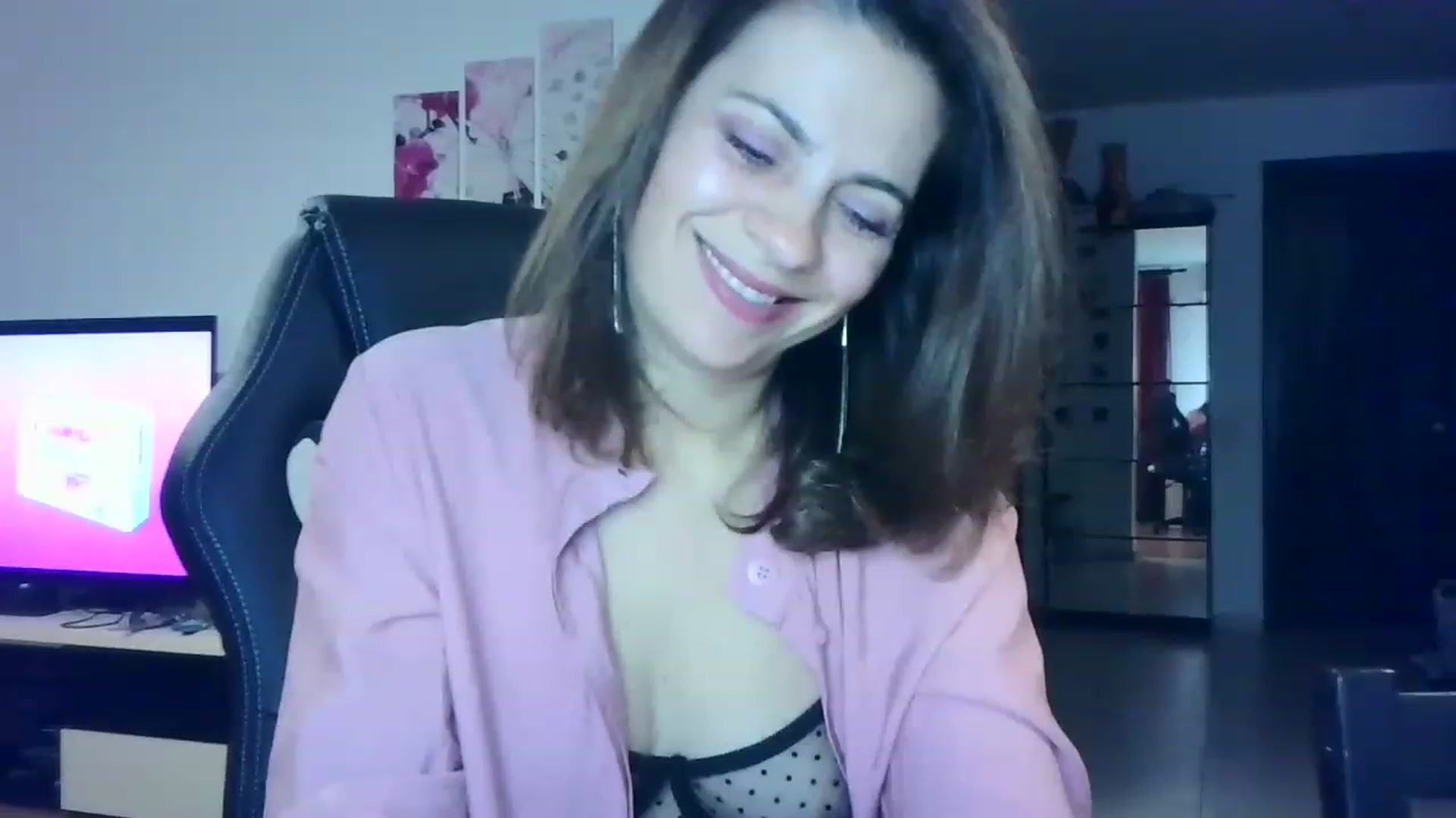 Gallery image thumbnail from NI6HT_Wl5H's myfreecams stream on, 11/24/2022, 23:13 image 8 of 20