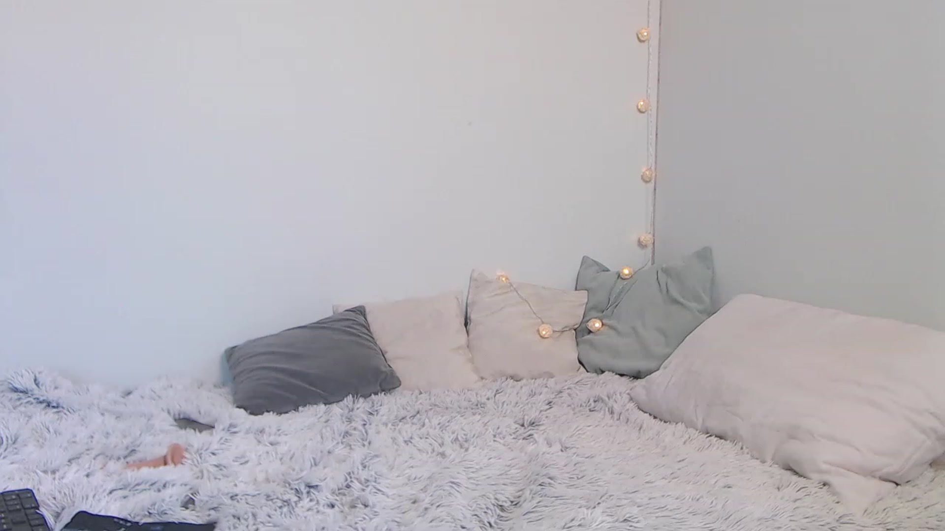 Gallery image thumbnail from NIKIMUR's myfreecams stream on, 03/15/2023, 14:14 image 10 of 20