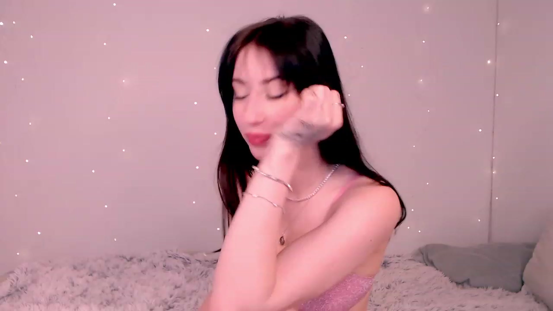 Gallery image thumbnail from NIKIMUR's myfreecams stream on, 04/01/2023, 17:24 image 16 of 20