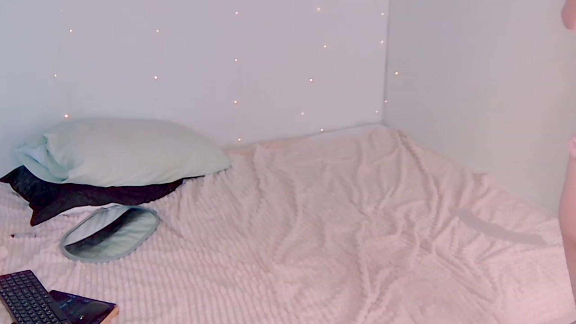 Gallery image thumbnail from NIKIMUR's myfreecams stream on, 05/02/2023, 14:28 image 10 of 20