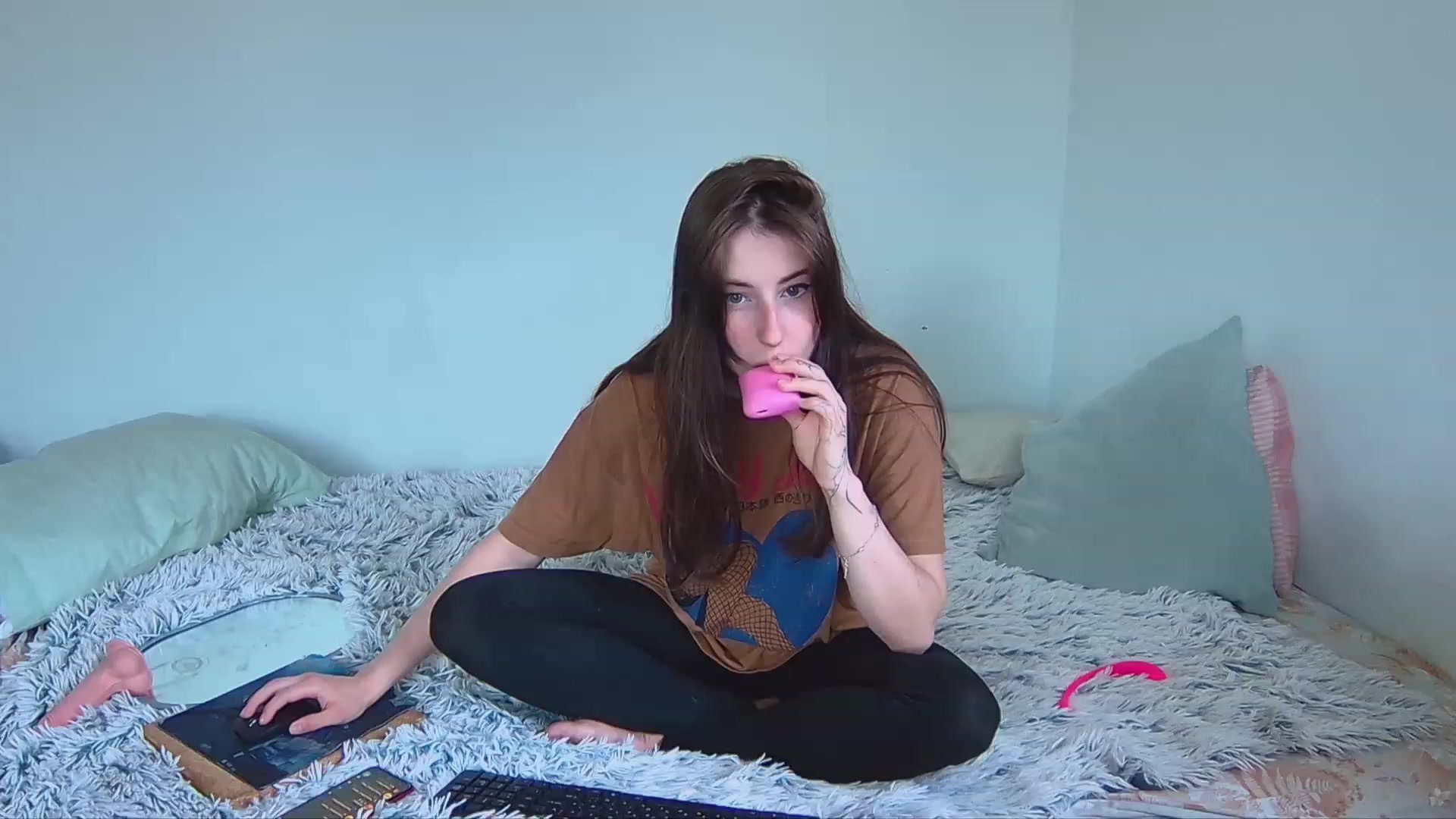 Gallery image thumbnail from NIKIMUR's myfreecams stream on, 07/11/2023, 17:16 image 19 of 20