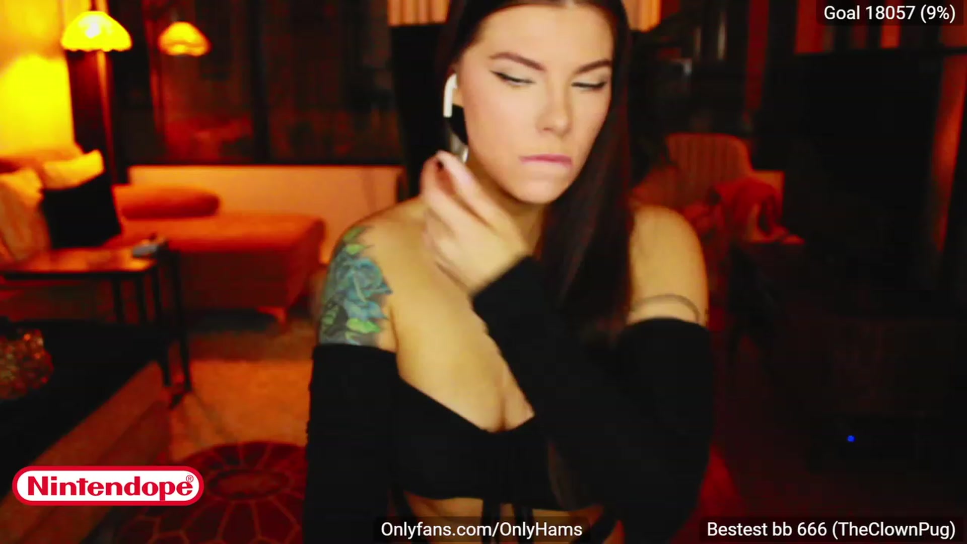 Gallery image thumbnail from NINTEND0PE's myfreecams stream on, 12/06/2022, 03:17 image 7 of 20