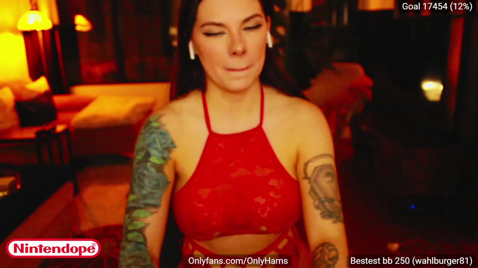 Gallery image thumbnail from NINTEND0PE's myfreecams stream on, 12/22/2022, 03:59 image 20 of 20