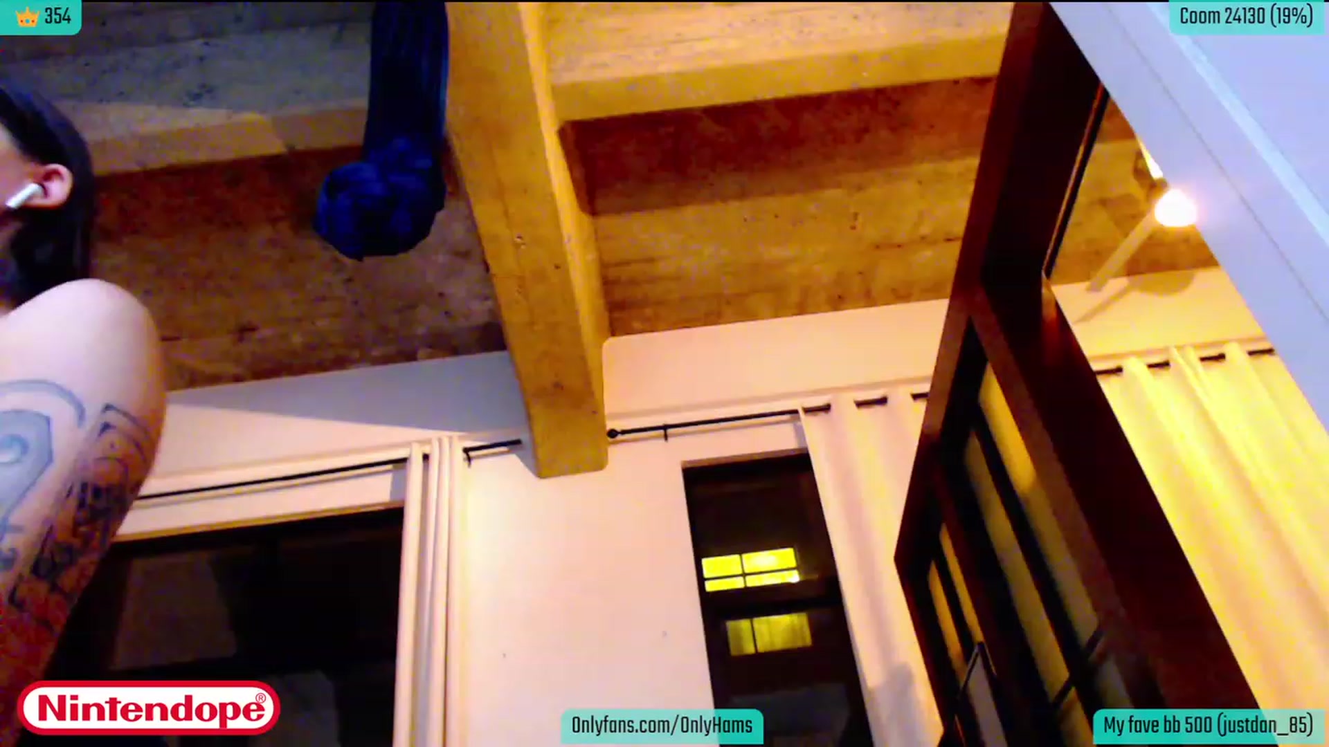 Gallery image thumbnail from NINTEND0PE's myfreecams stream on, 01/19/2023, 03:55 image 10 of 20