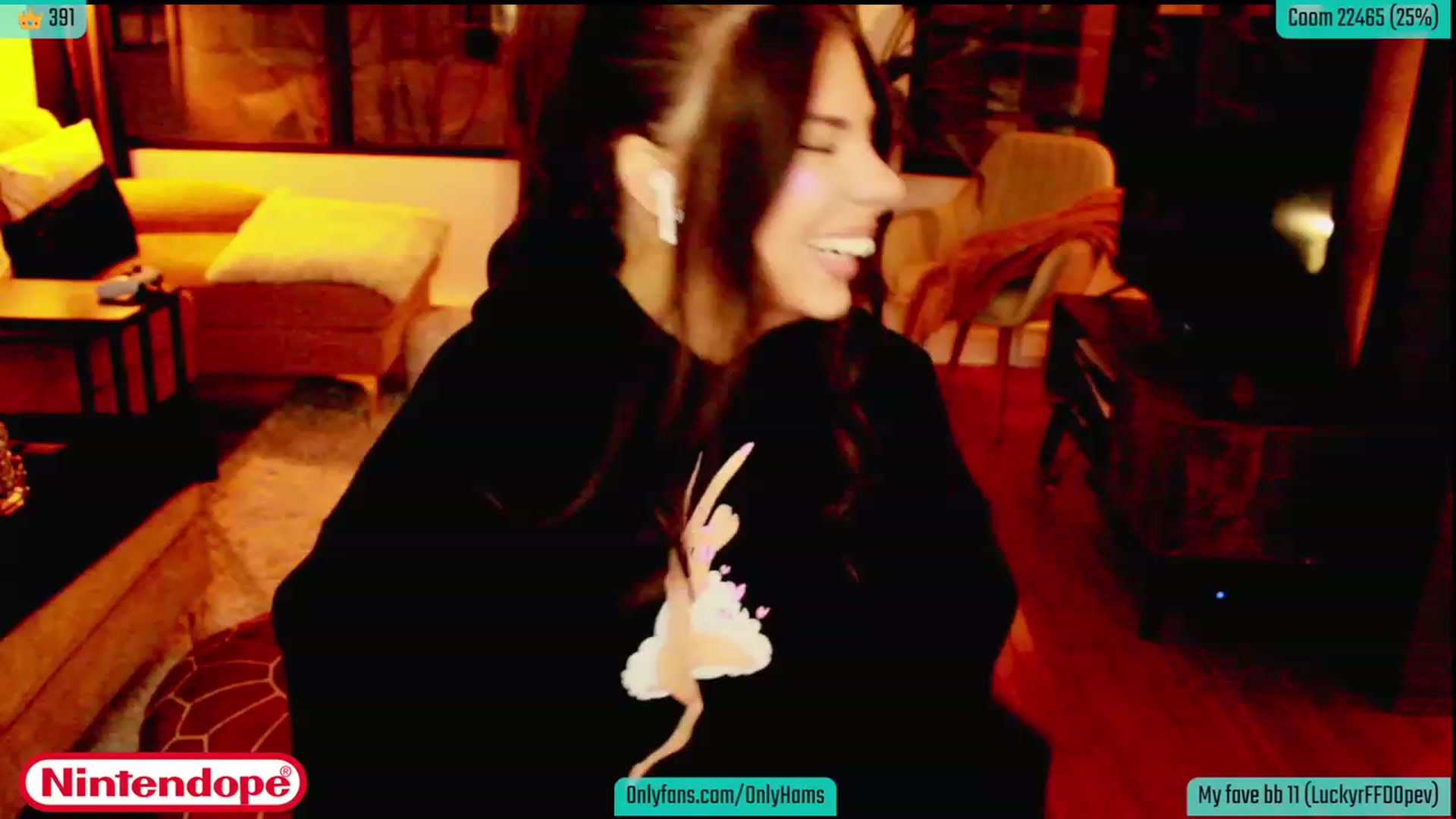 Gallery image thumbnail from NINTEND0PE's myfreecams stream on, 01/22/2023, 03:00 image 19 of 20