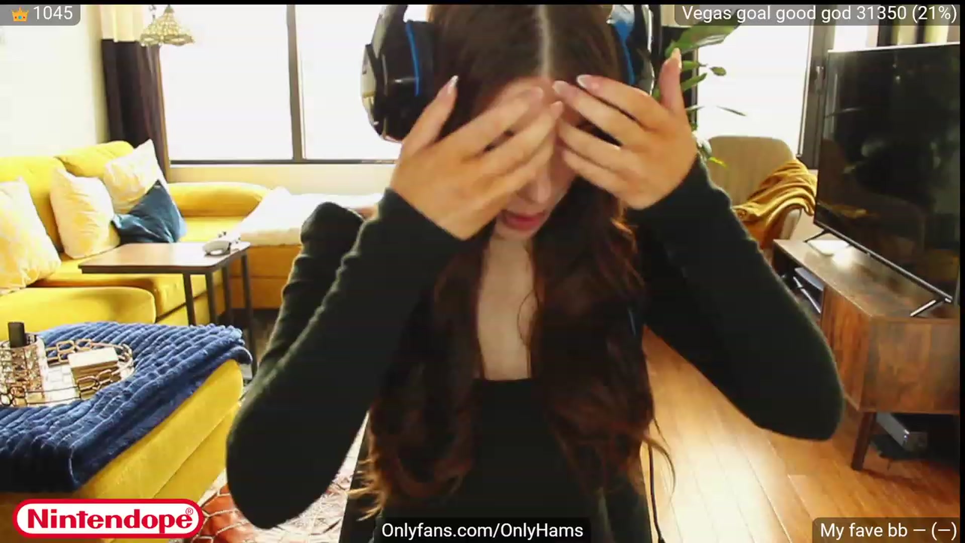 Gallery image thumbnail from NINTEND0PE's myfreecams stream on, 04/20/2023, 19:20 image 1 of 20