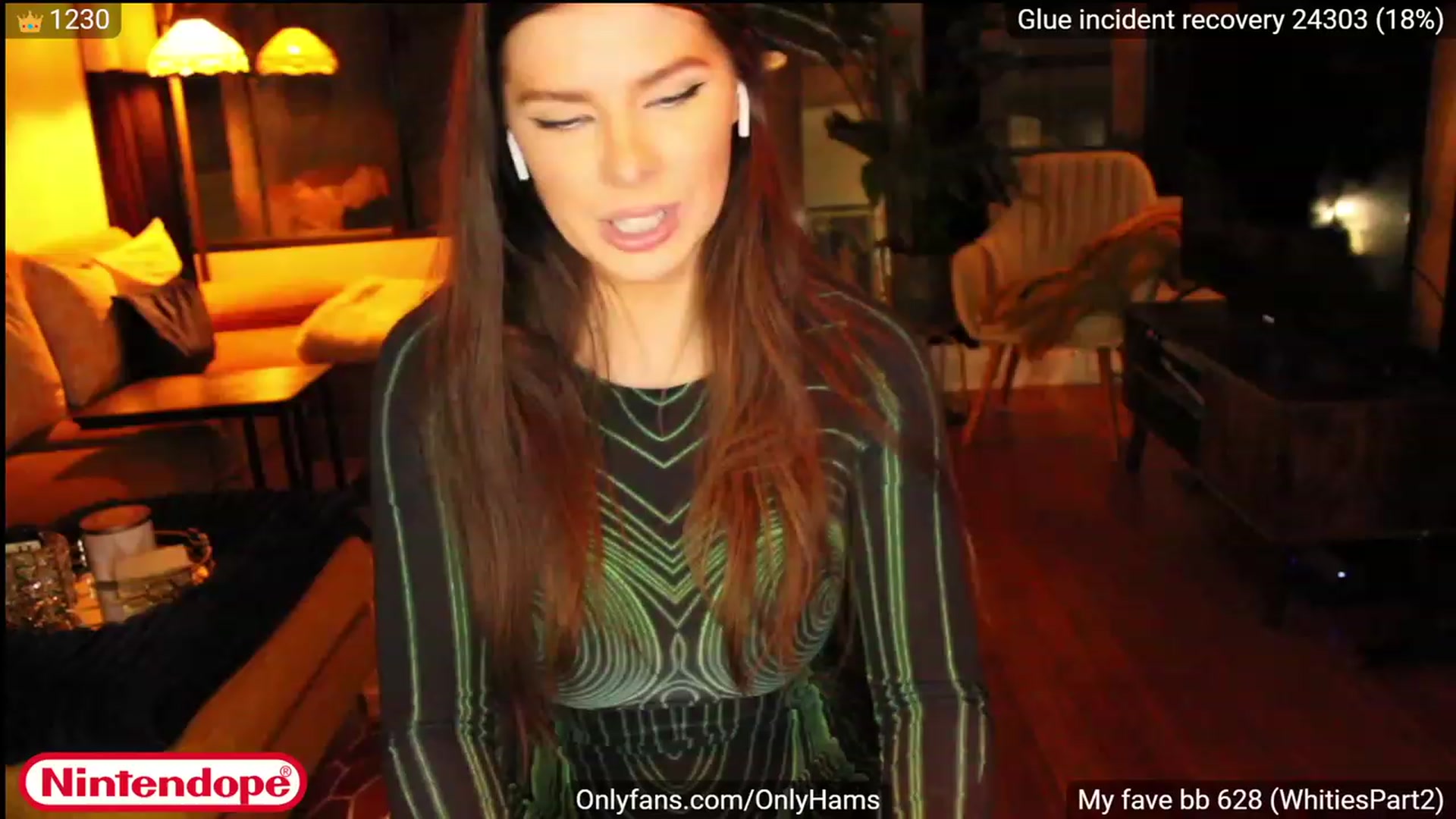 Gallery image thumbnail from NINTEND0PE's myfreecams stream on, 06/15/2023, 03:03 image 16 of 20