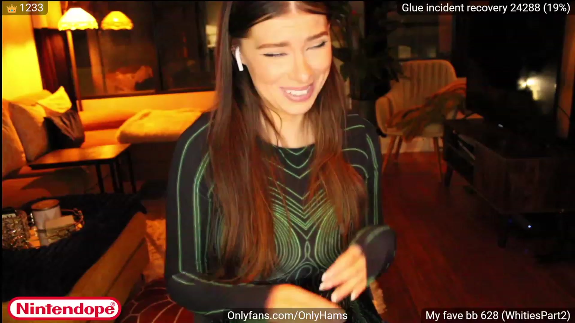 Gallery image thumbnail from NINTEND0PE's myfreecams stream on, 06/15/2023, 03:03 image 20 of 20