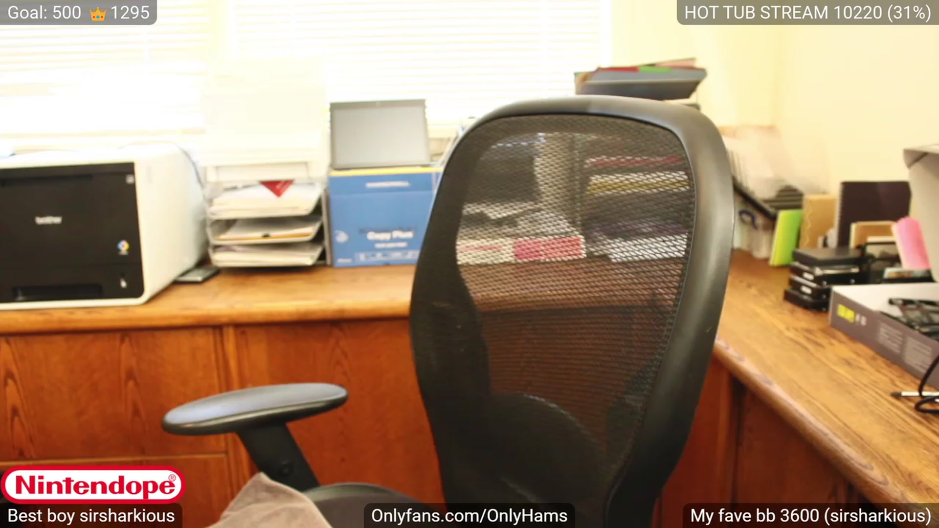 Gallery image thumbnail from NINTEND0PE's myfreecams stream on, 09/16/2023, 22:45 image 18 of 20