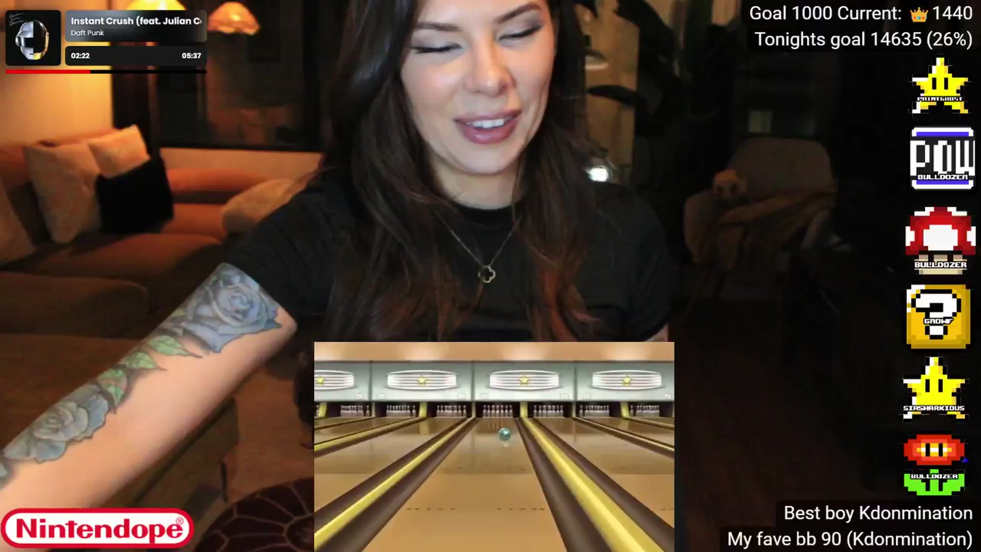Gallery image thumbnail from NINTEND0PE's myfreecams stream on, 04/27/2024, 01:38 image 5 of 20