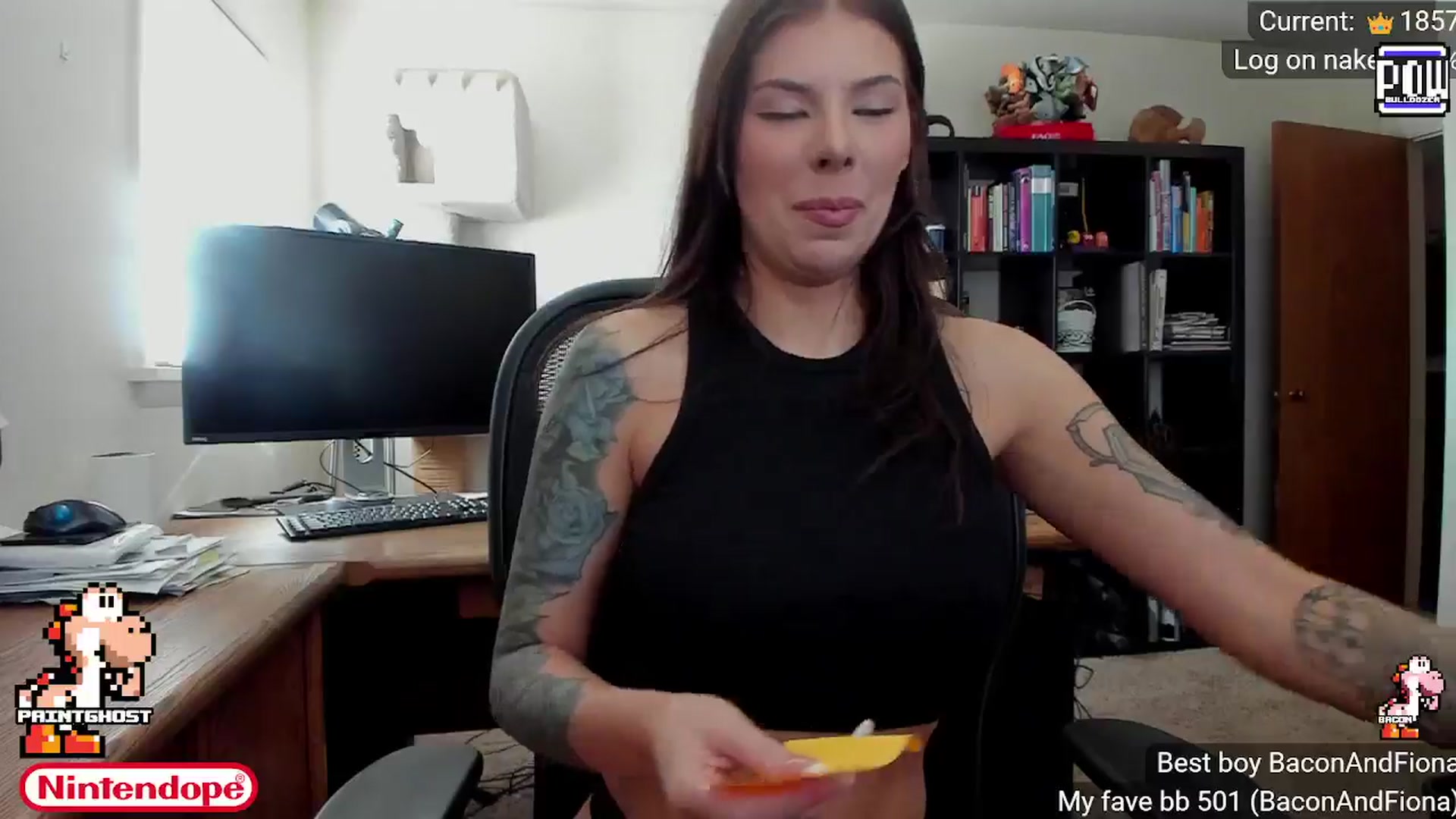 Gallery image thumbnail from NINTEND0PE's myfreecams stream on, 06/14/2024, 23:31 image 3 of 20