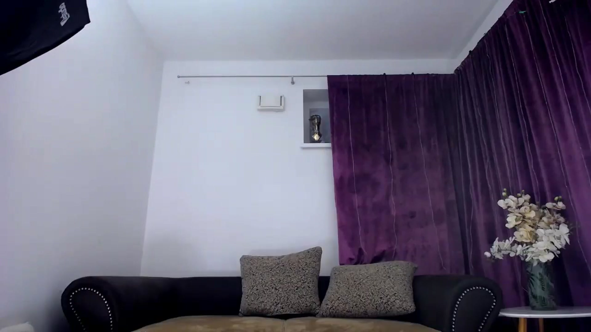 Gallery image thumbnail from NIVEA's myfreecams stream on, 11/15/2025, 18:17 image 14 of 20