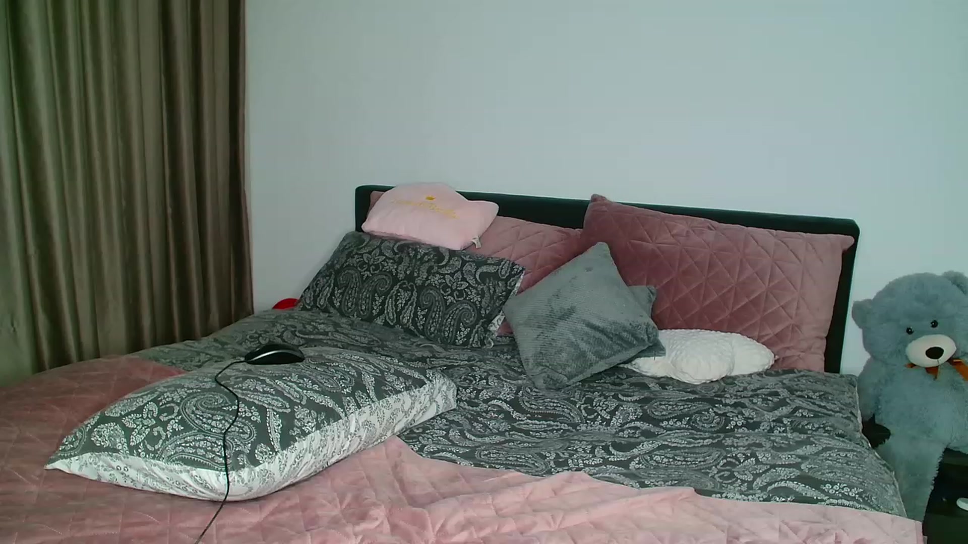 Gallery image thumbnail from NNNoir's myfreecams stream on, 03/13/2024, 20:18 image 15 of 20