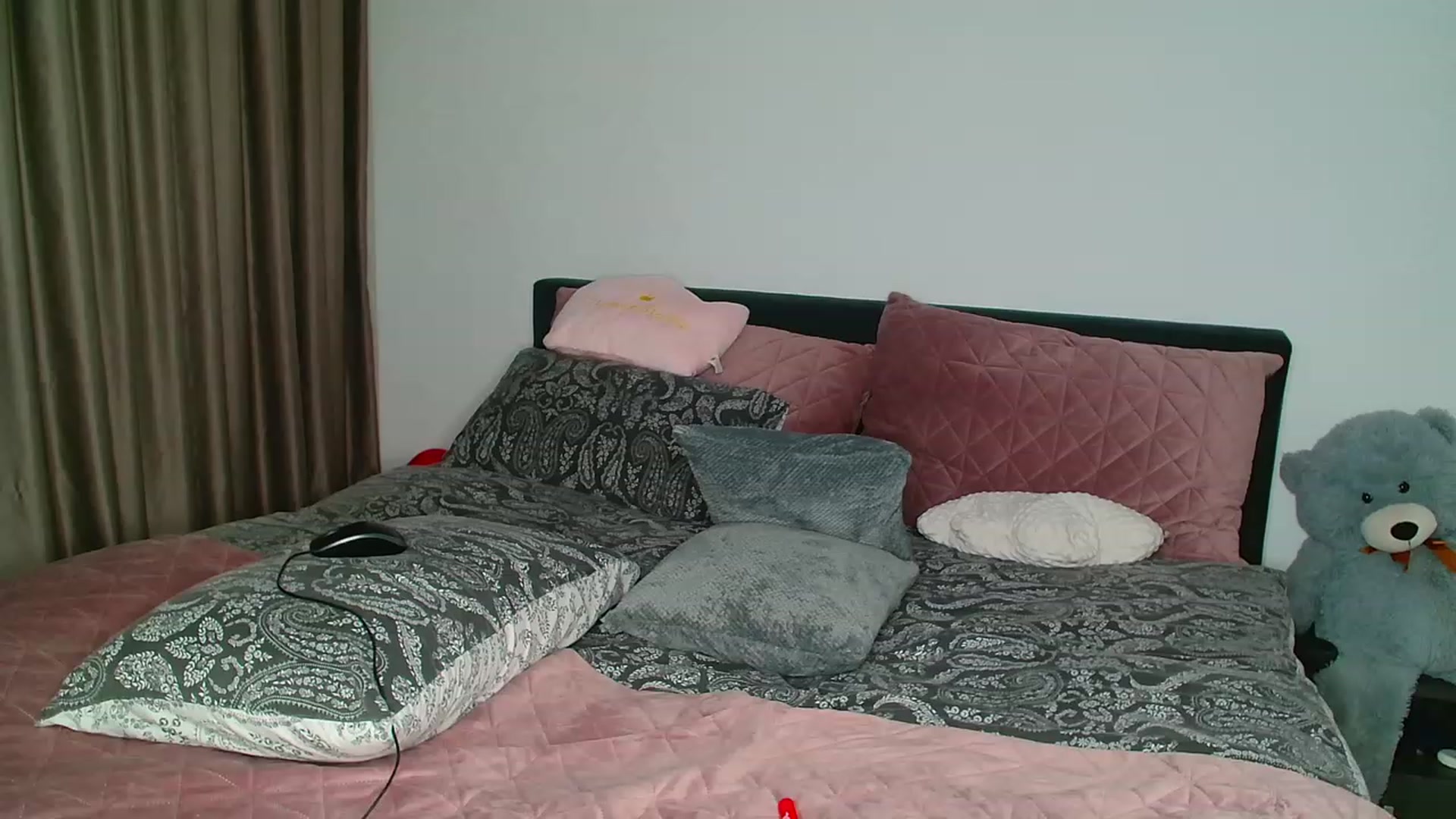 Gallery image thumbnail from NNNoir's myfreecams stream on, 03/13/2024, 20:18 image 5 of 20